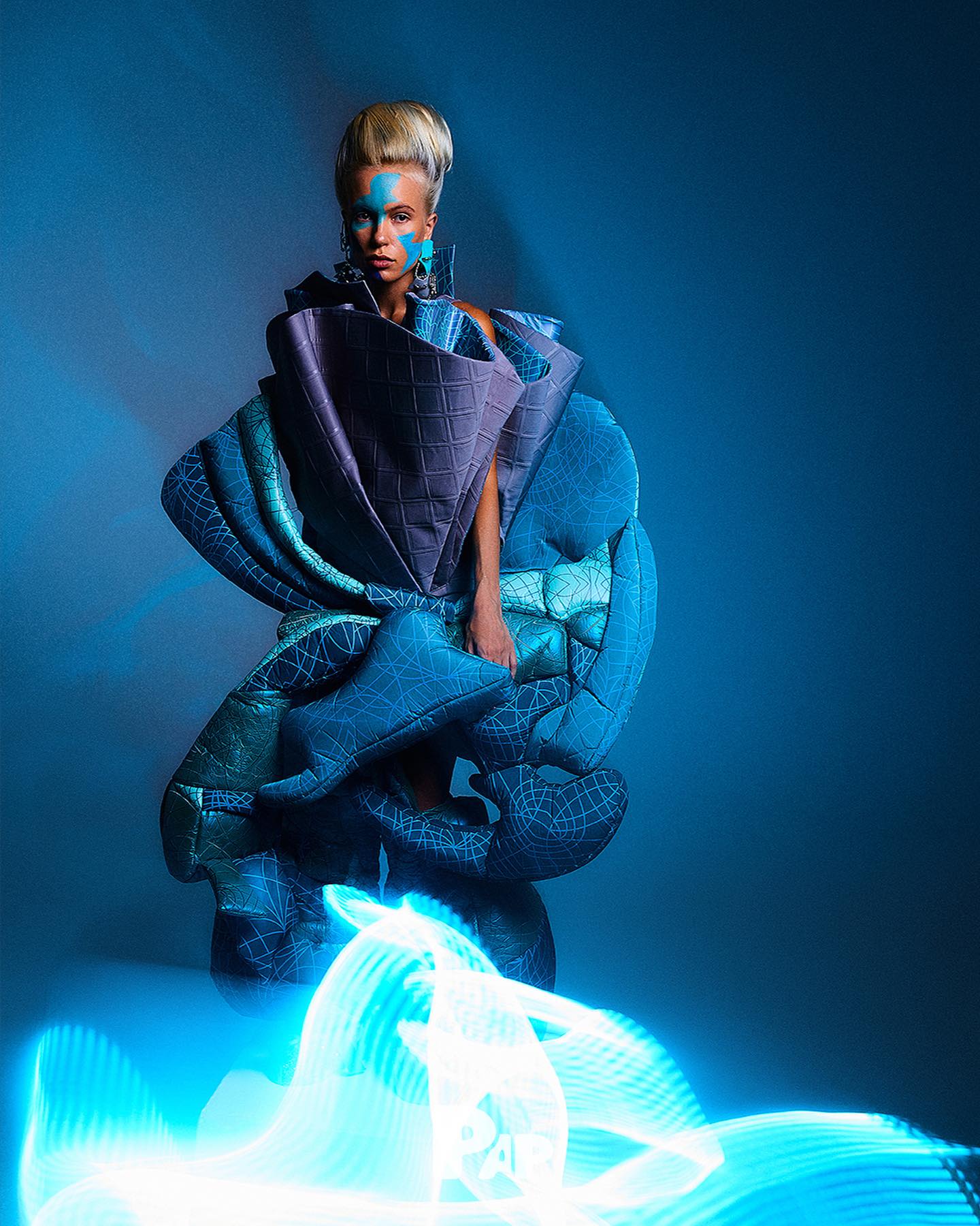 PARALLEL UNIVERSES — Look 7
