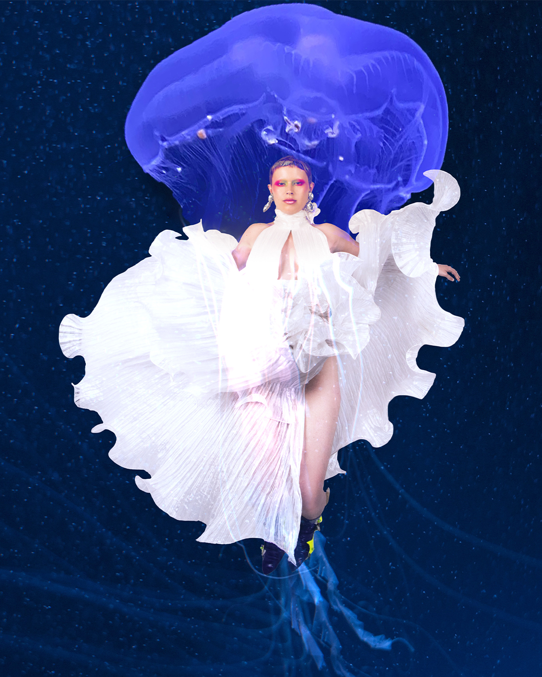 SURREAL WORLD — Look 3