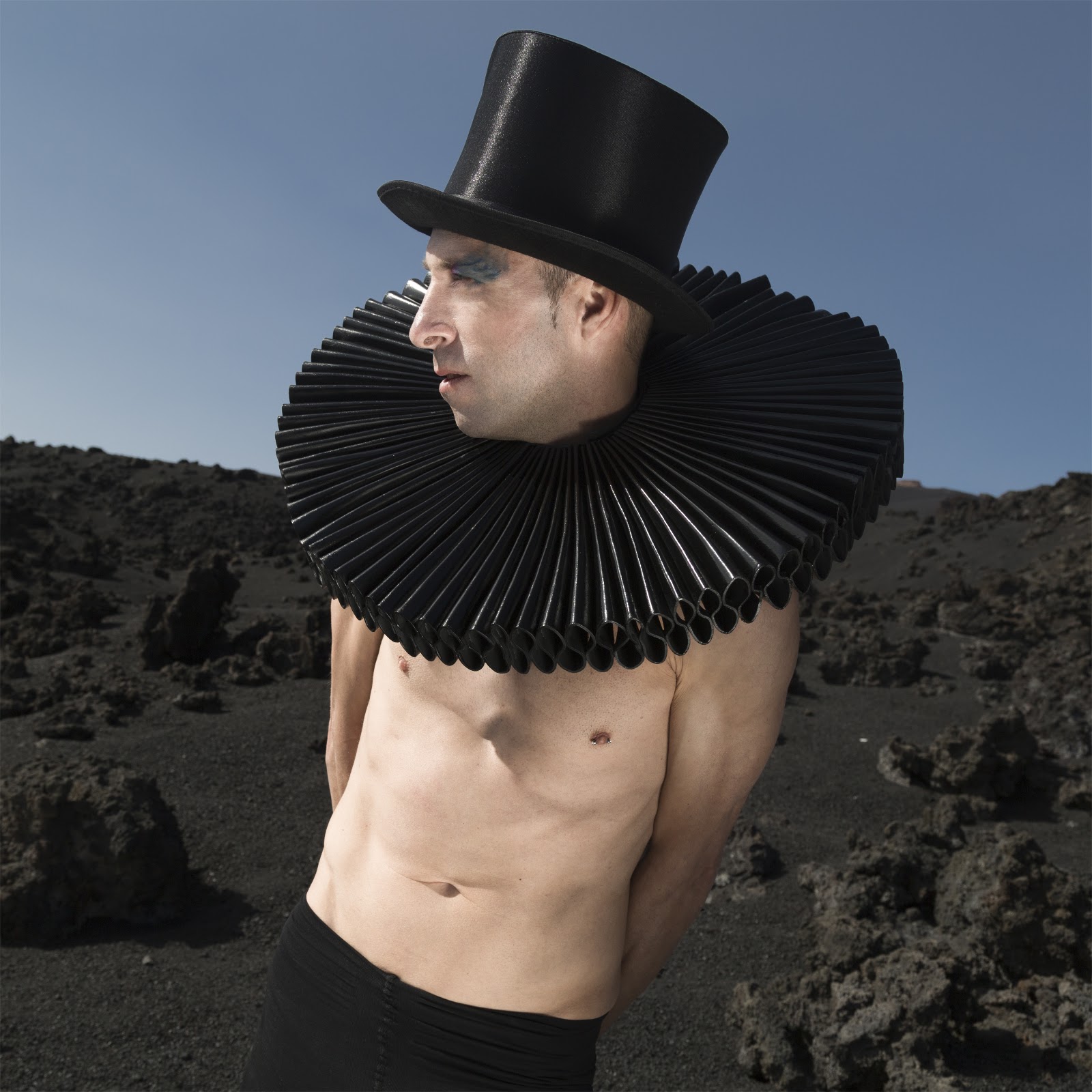 CIRCUS — Look 5