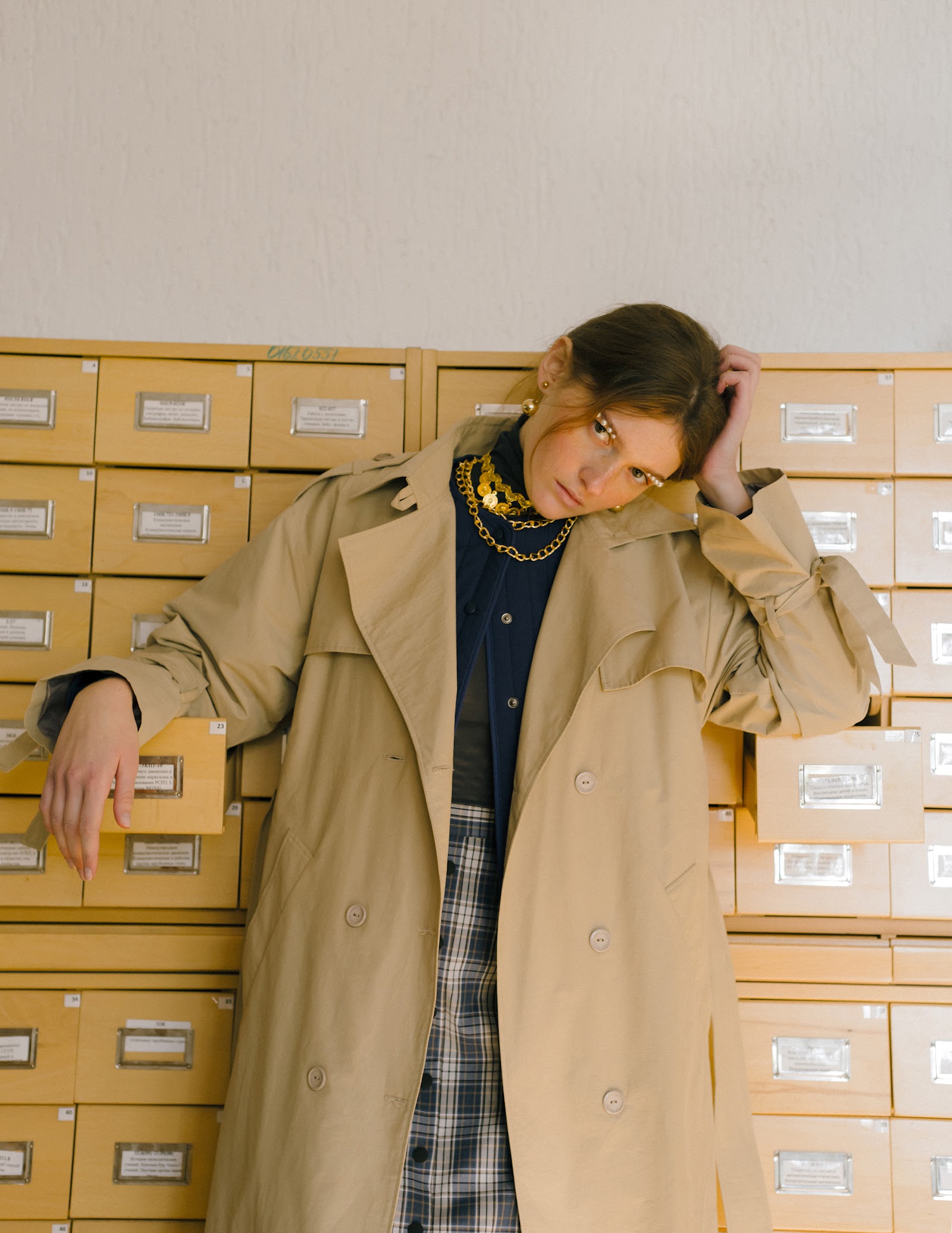 READING ROOM — Look 8