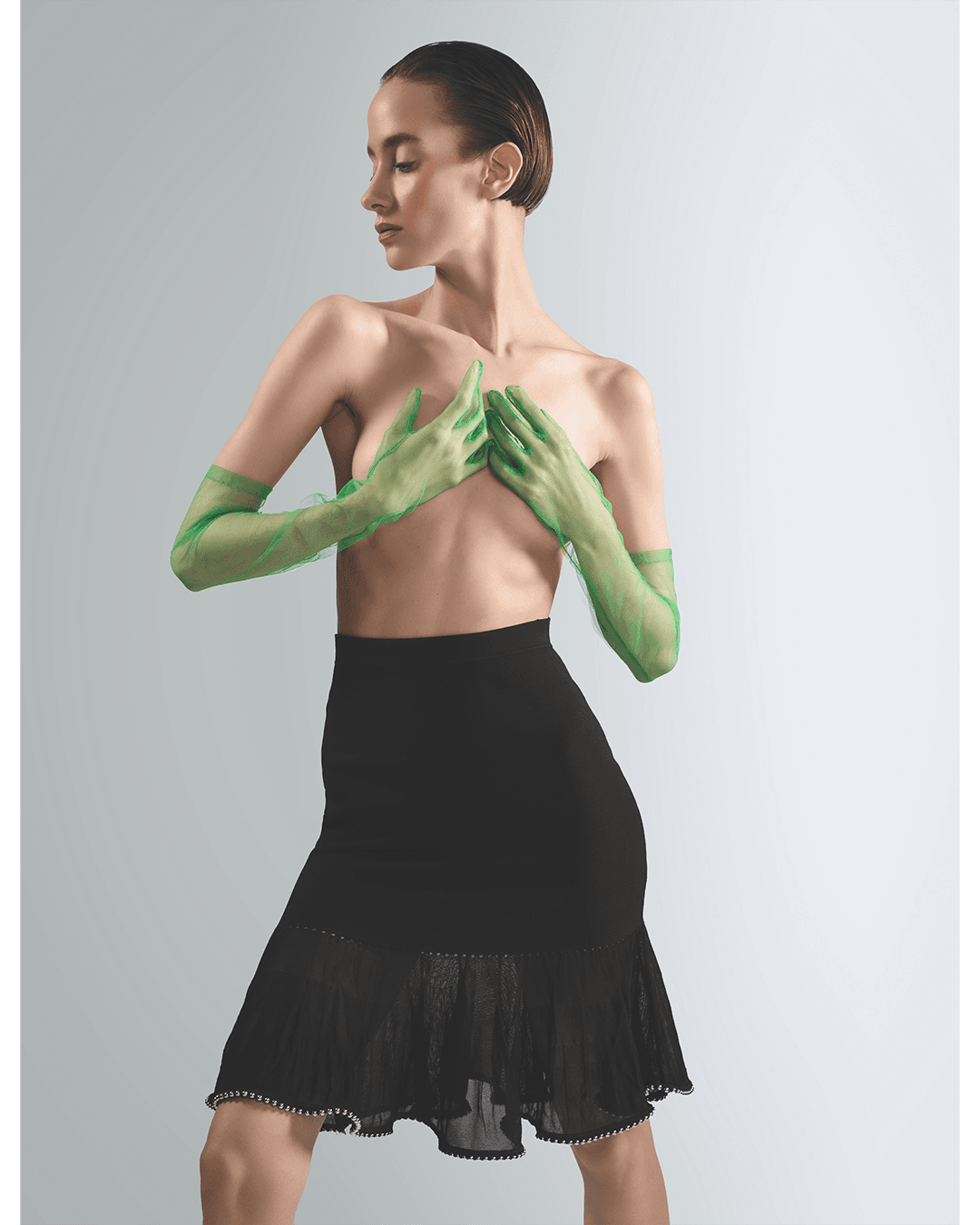BROKEN IDENTITY — Look 11