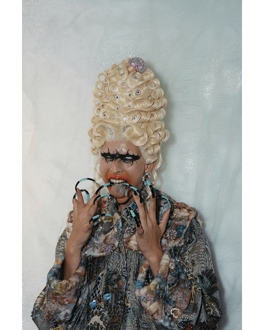 AQUARIUM ON TRANCE — Look 1