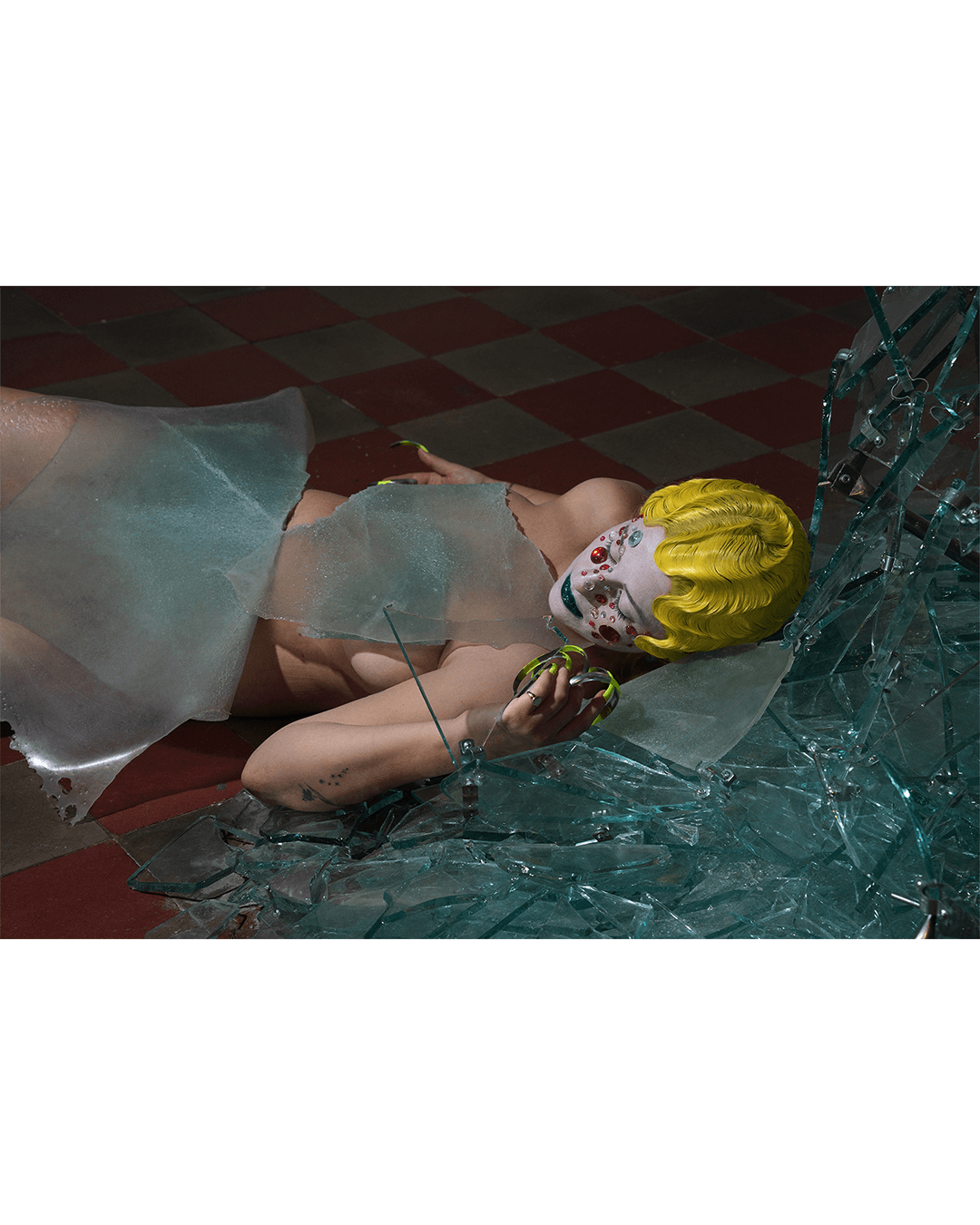 AQUARIUM ON TRANCE — Look 3