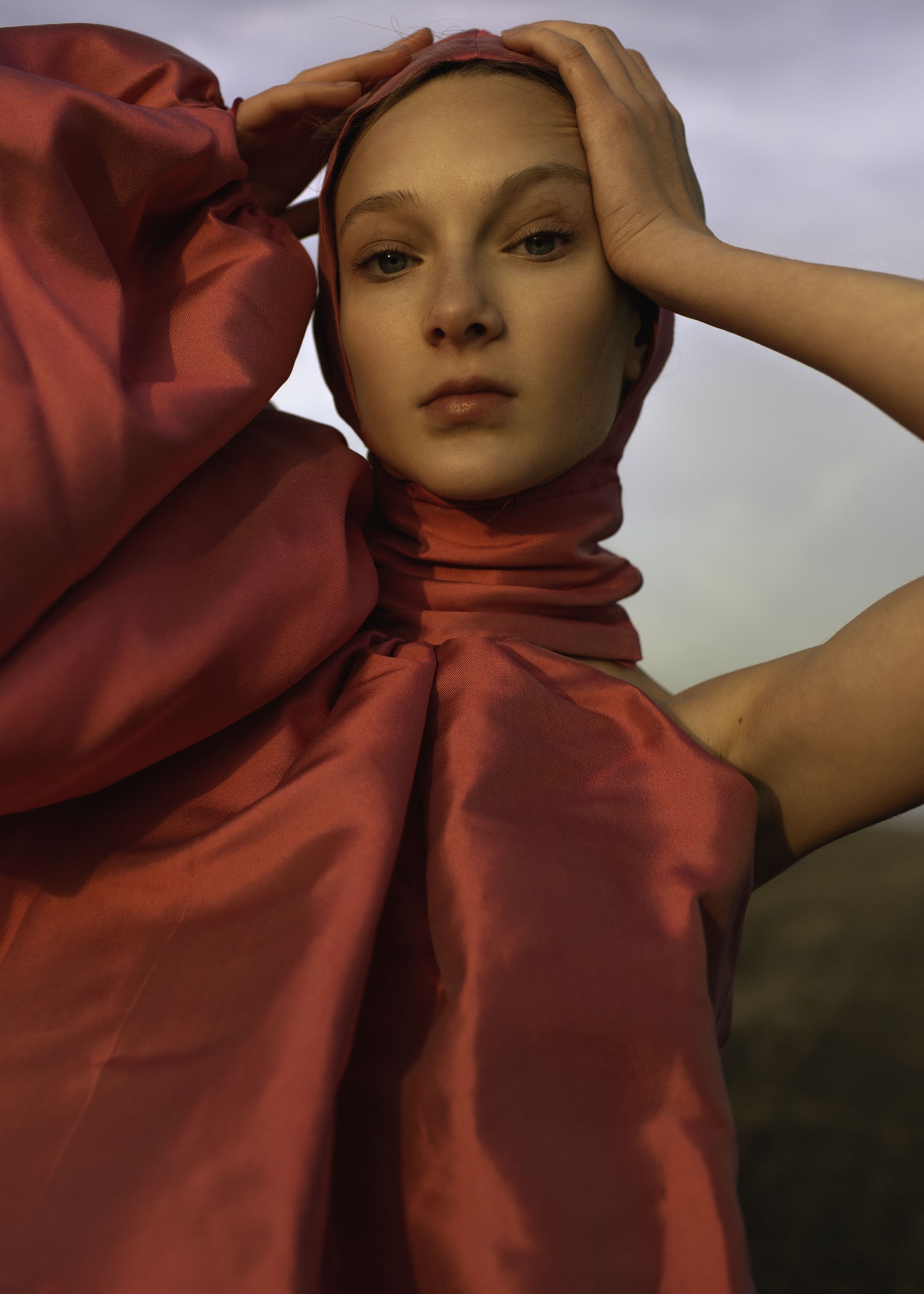 BY THE SEA — Look 5