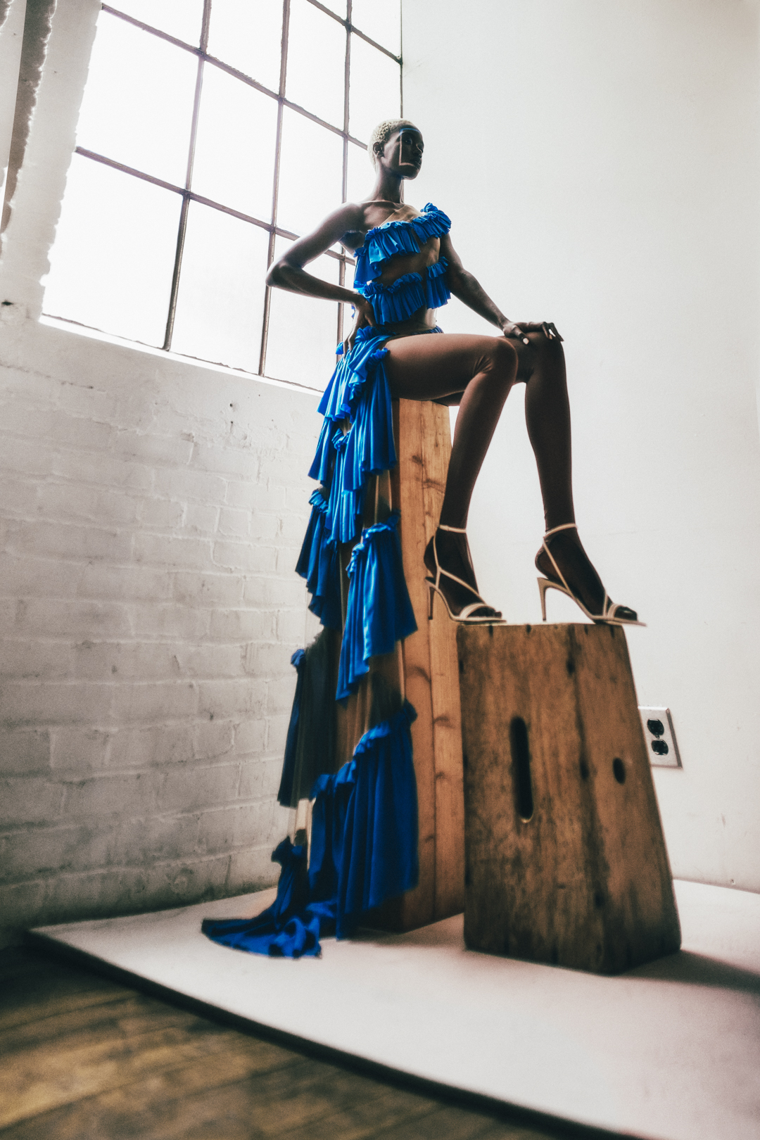 MODERN ART — Look 3