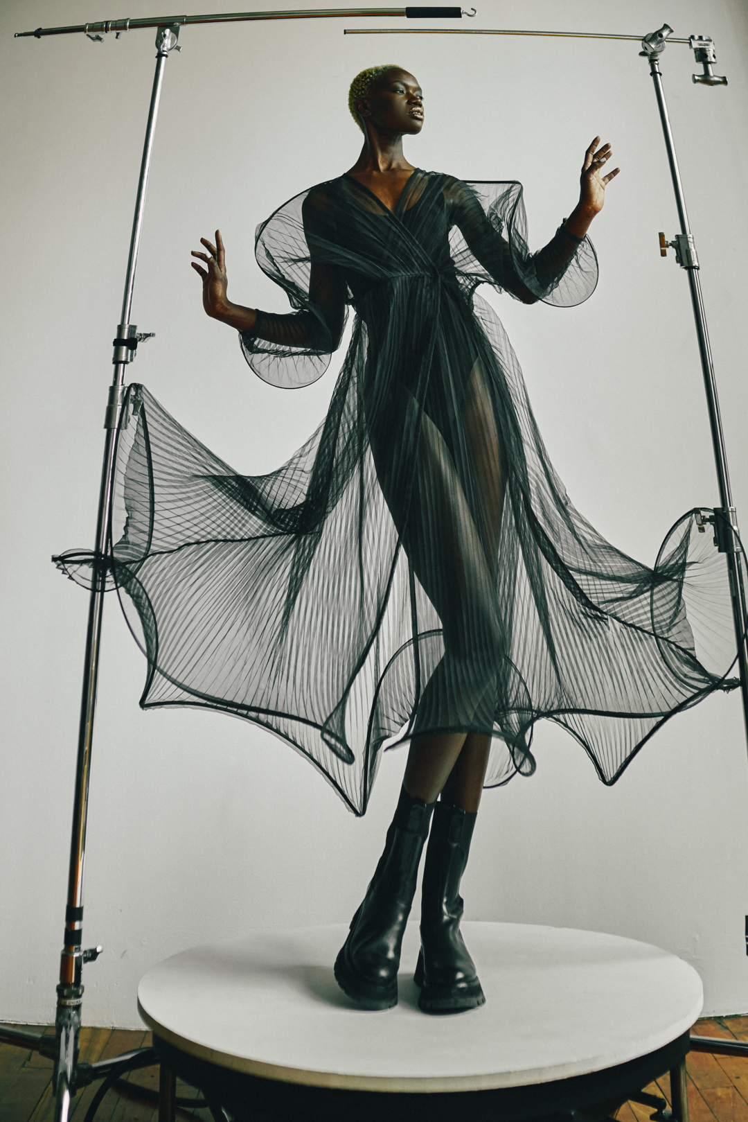 MODERN ART — Look 4
