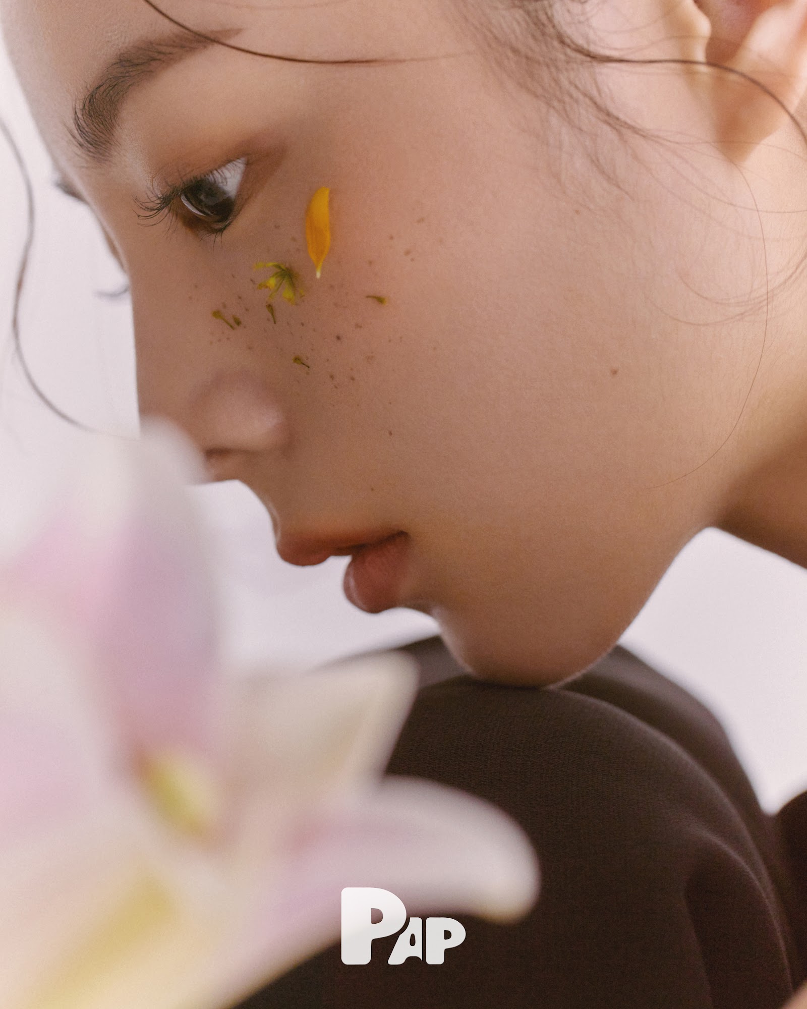 BLOOMING — Look 11