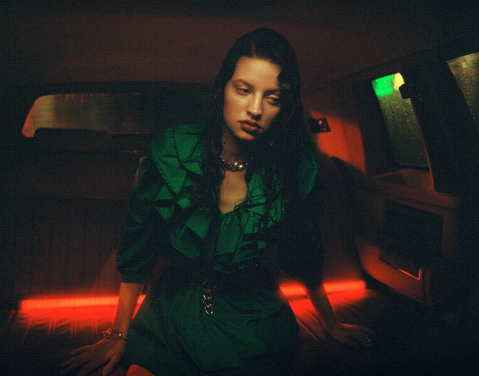 OUTSHINED NIGHT — Look 5