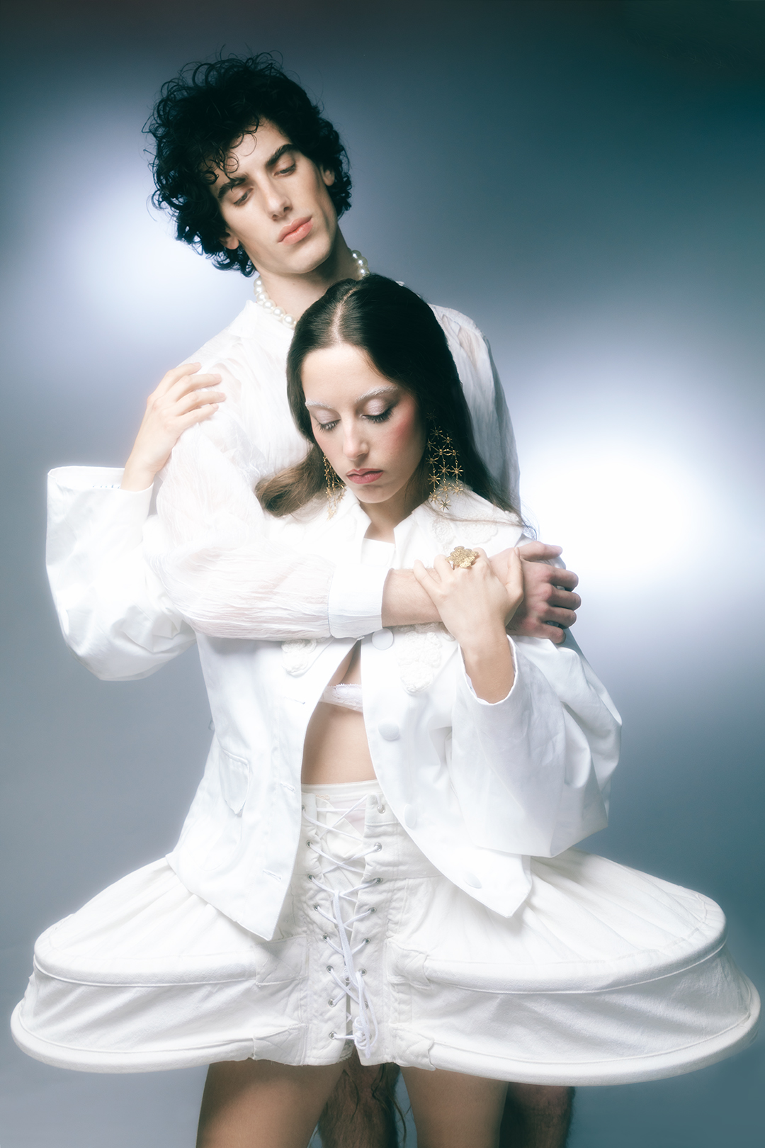 THE WHITE NIGHT — Look 5
