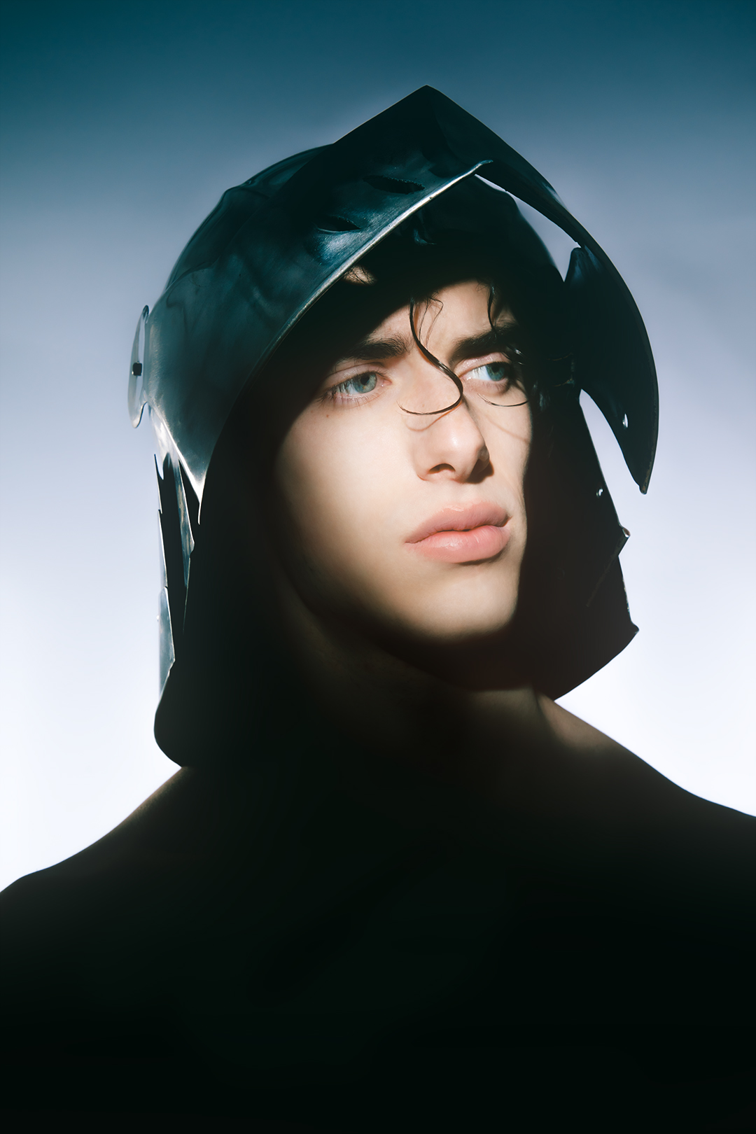 THE WHITE NIGHT — Look 9