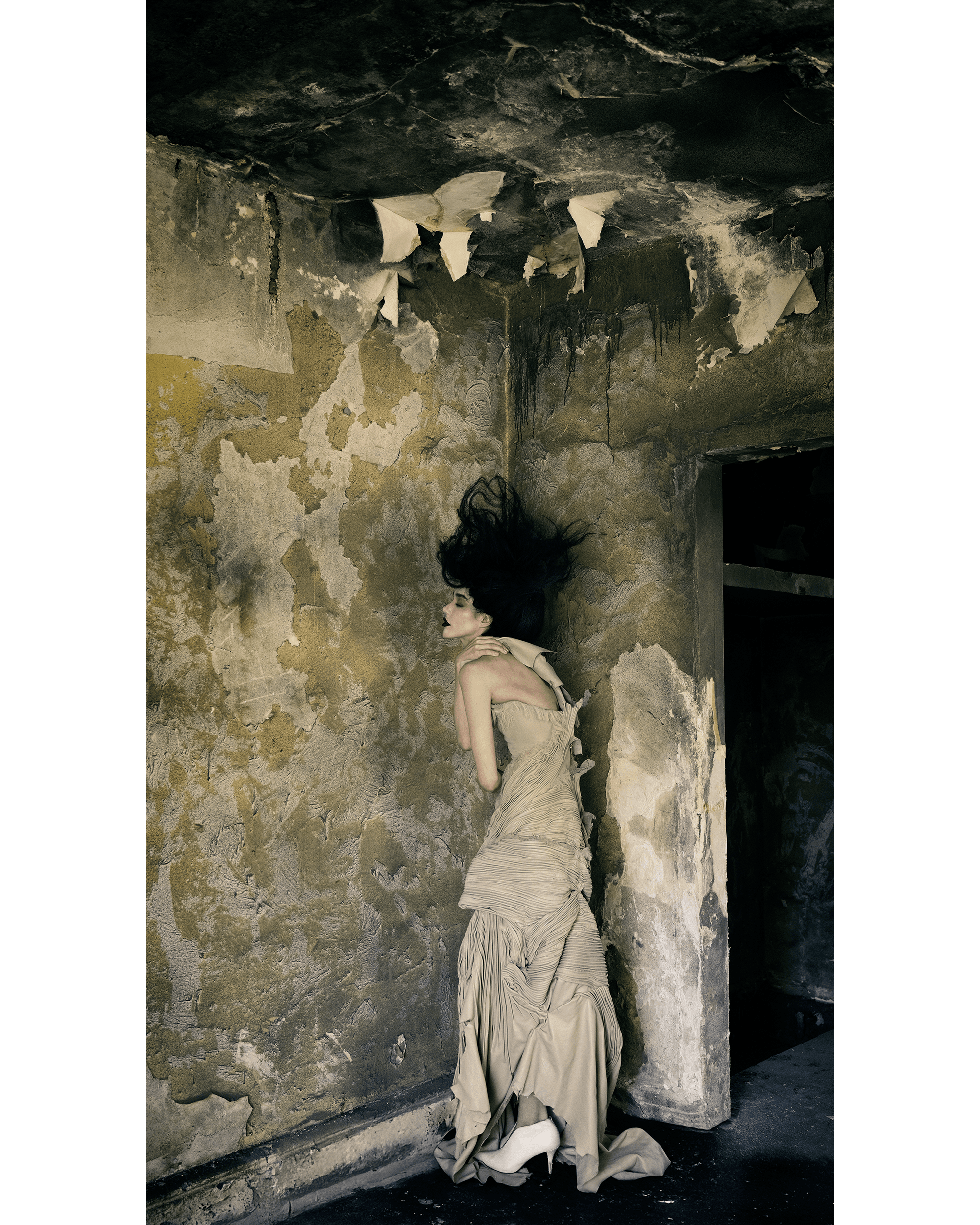 Echoes of the forgotten — Look 12