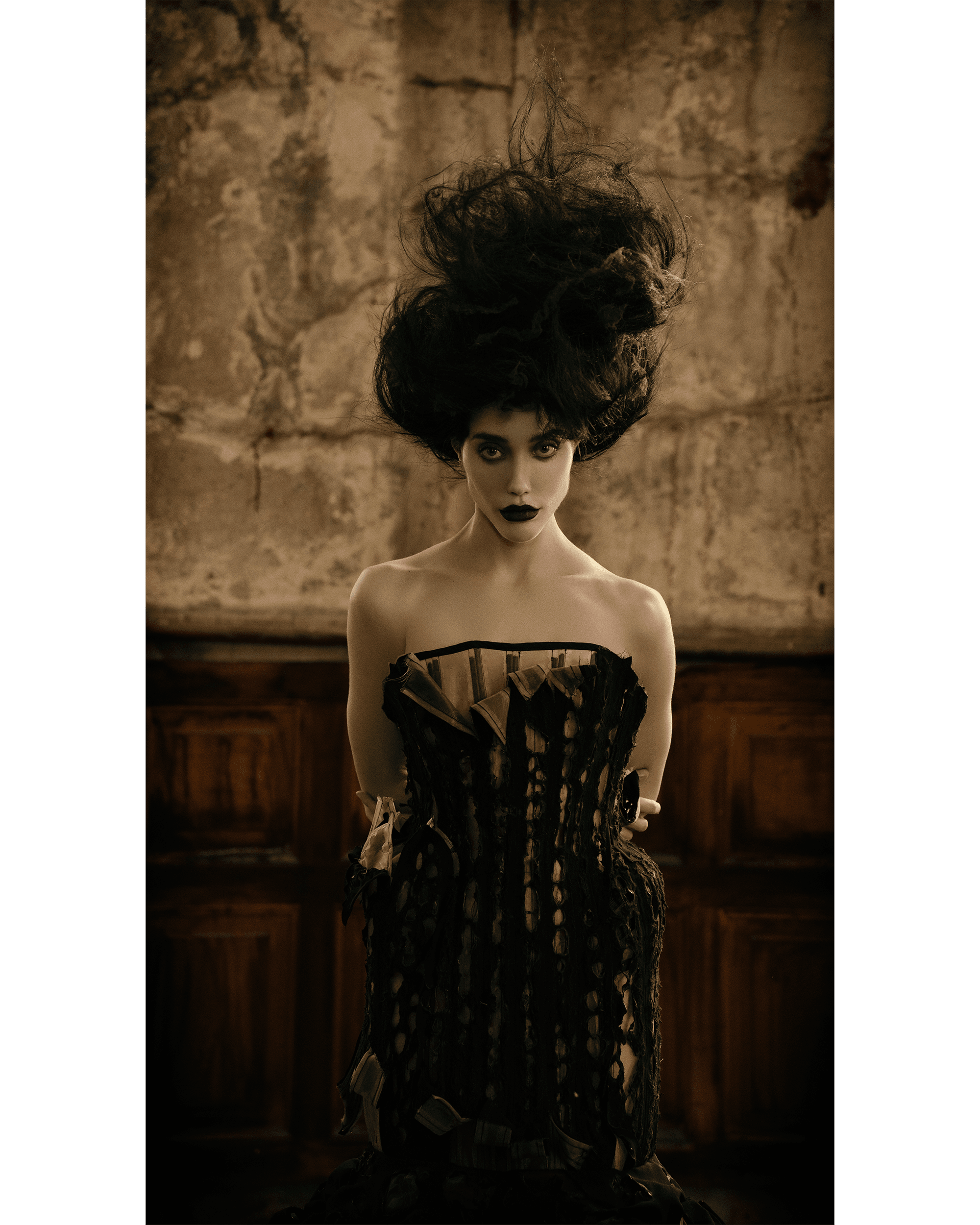 Echoes of the forgotten — Look 15