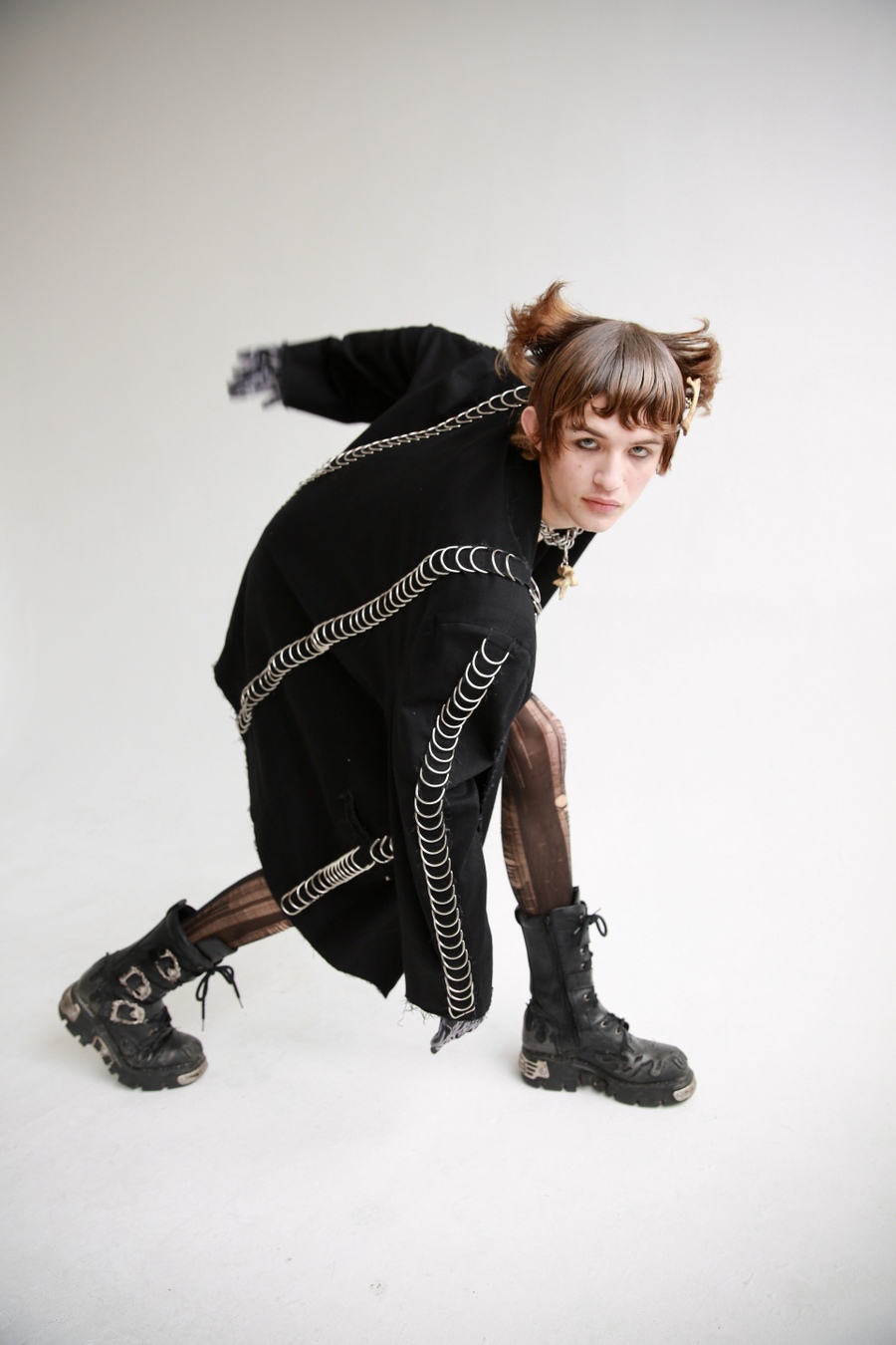 UNFOLLOW THE LEADERS — Look 3