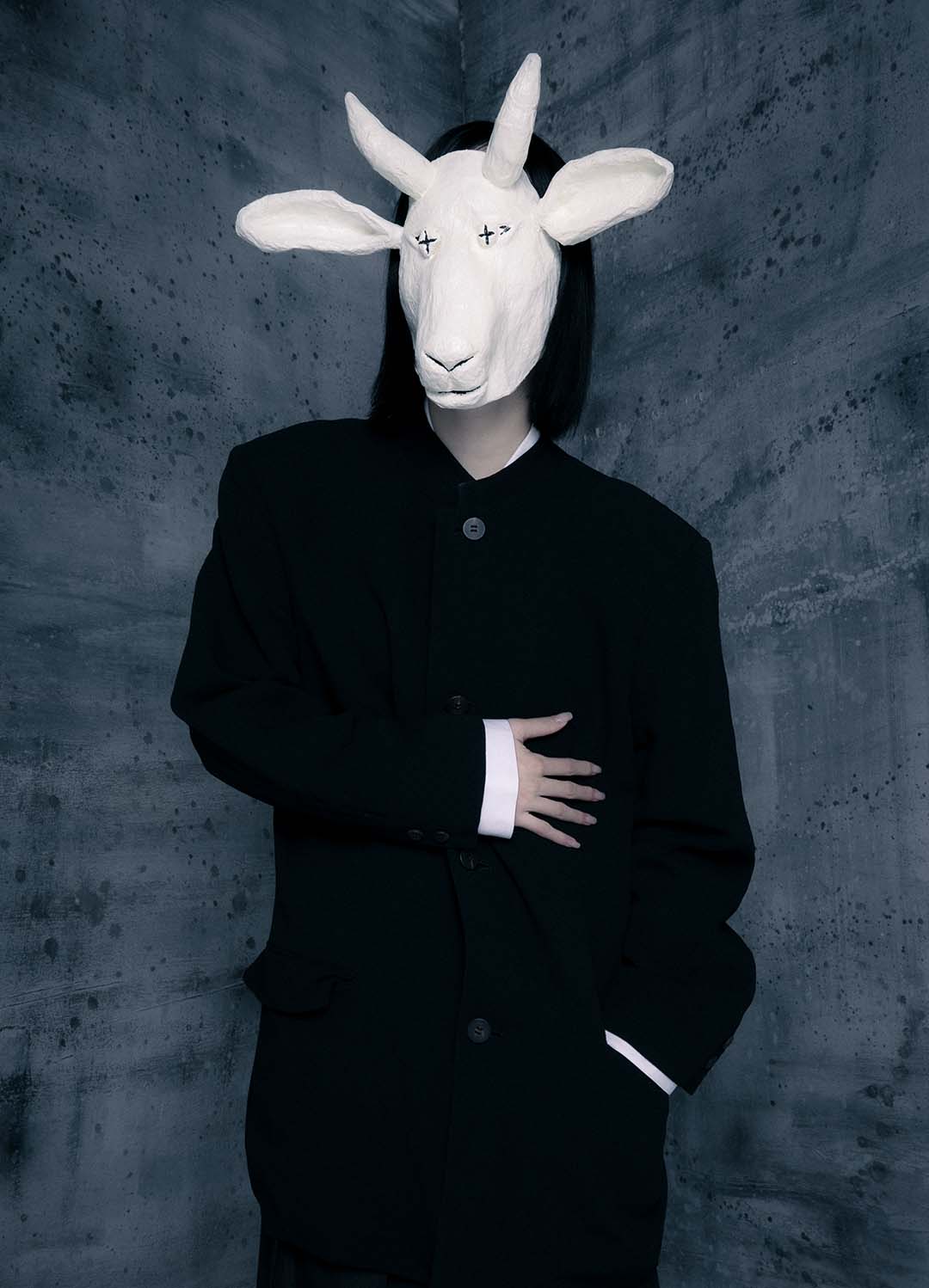 CONTRAST — Look 8
