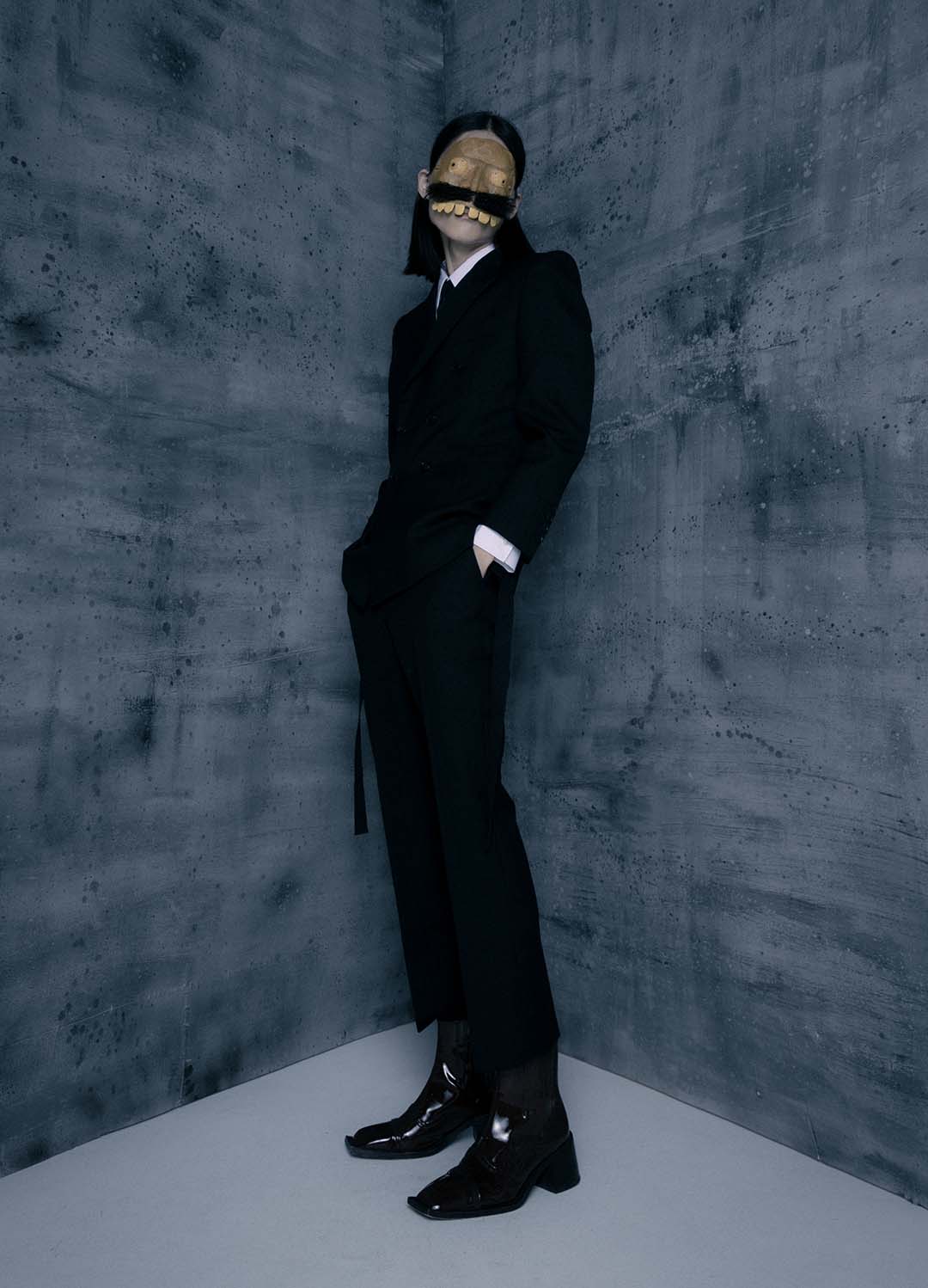CONTRAST — Look 13