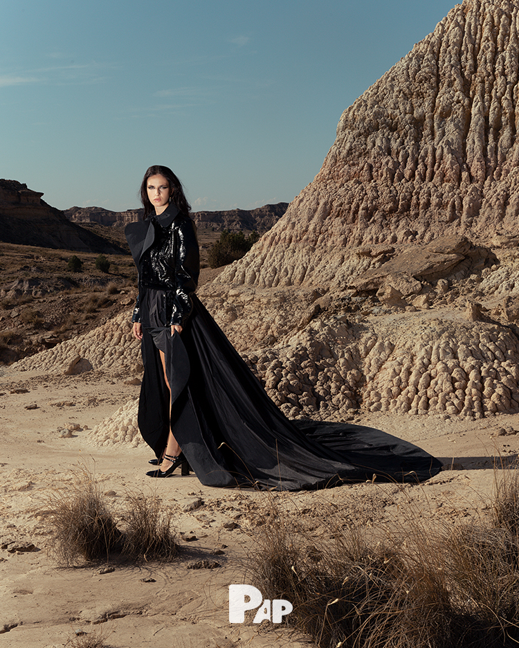 DESERT WINDS — Look 11