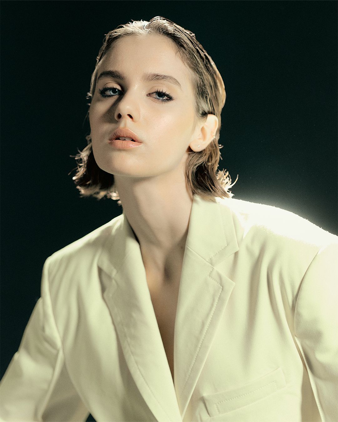 Light yet noble — Look 8