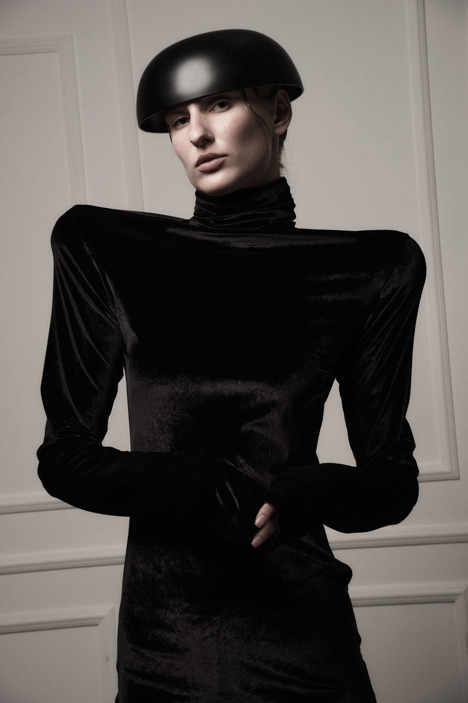 DISTORTED VISION — Look 1