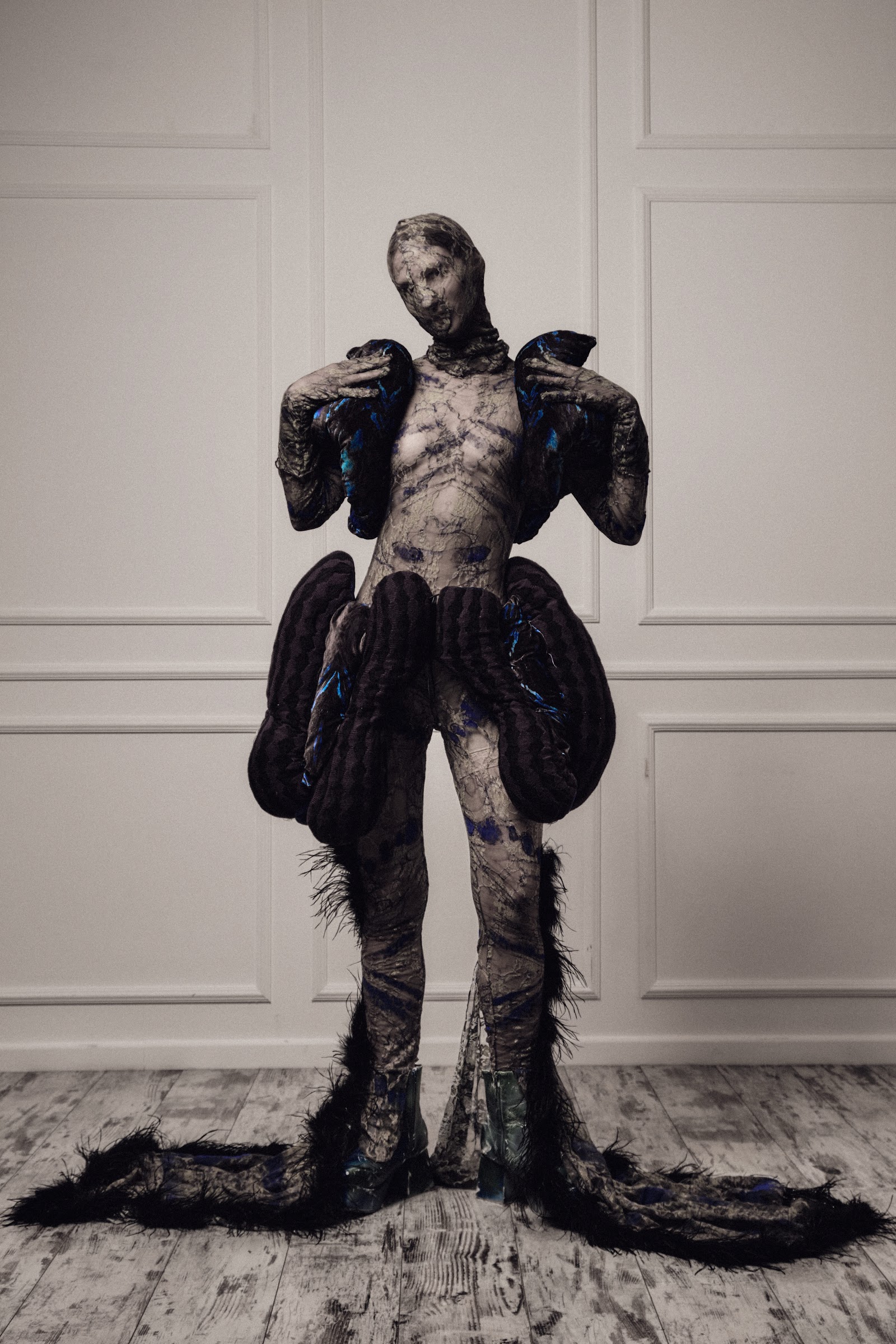 DISTORTED VISION — Look 7