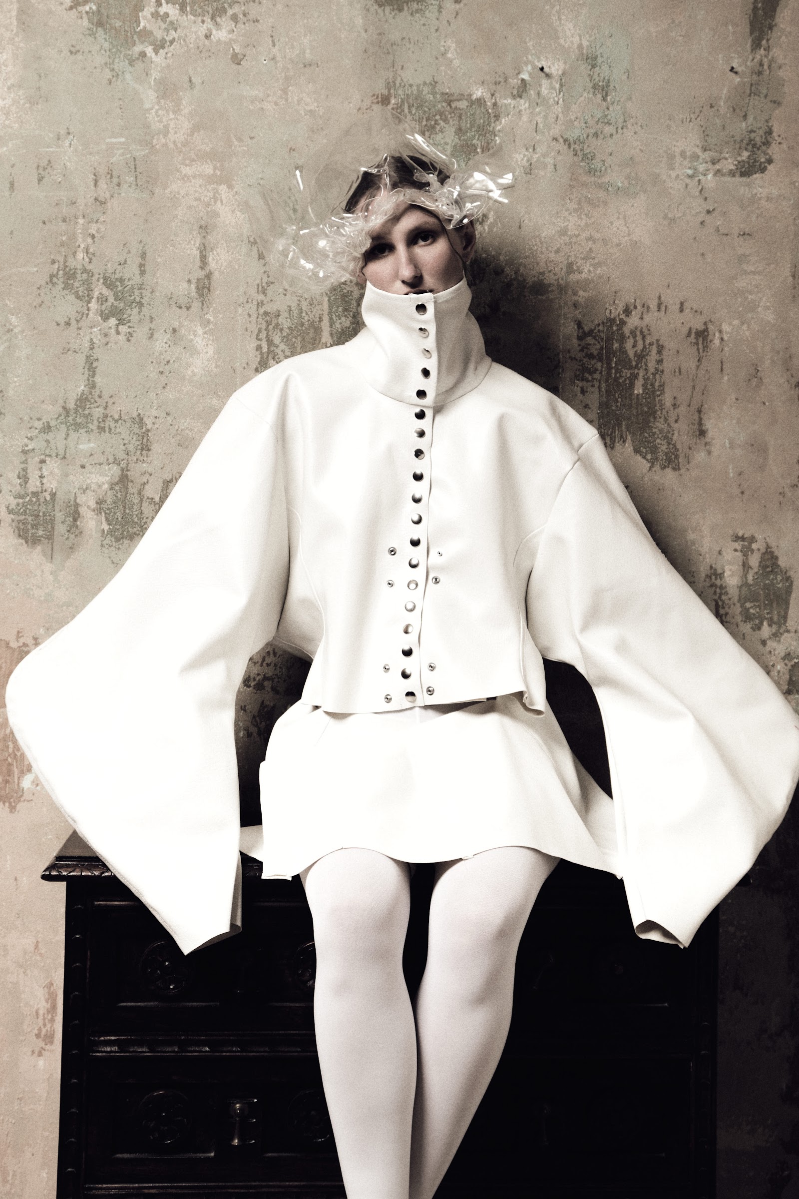DISTORTED VISION — Look 8