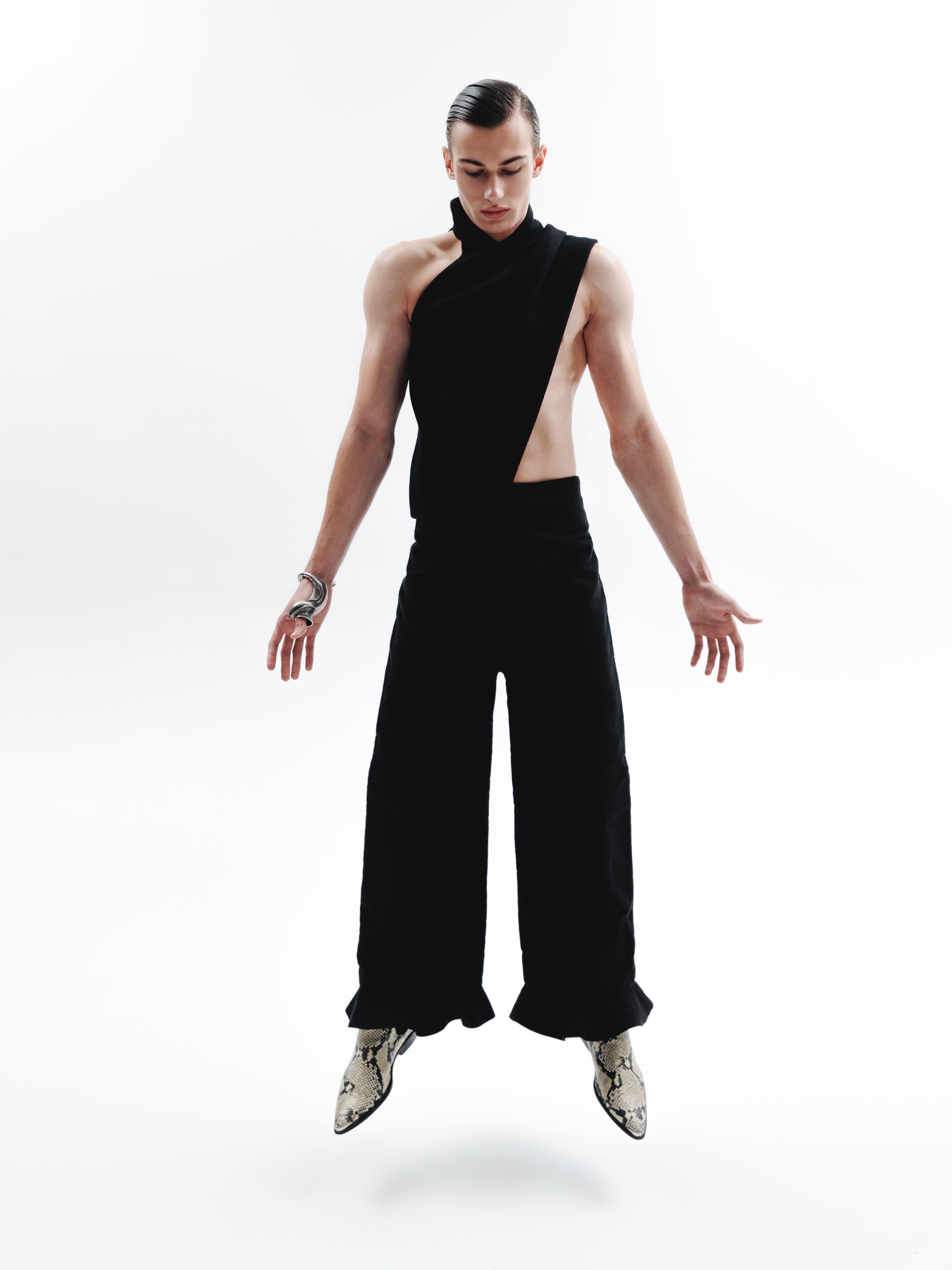 Metamorphosis of the Armour — Look 3