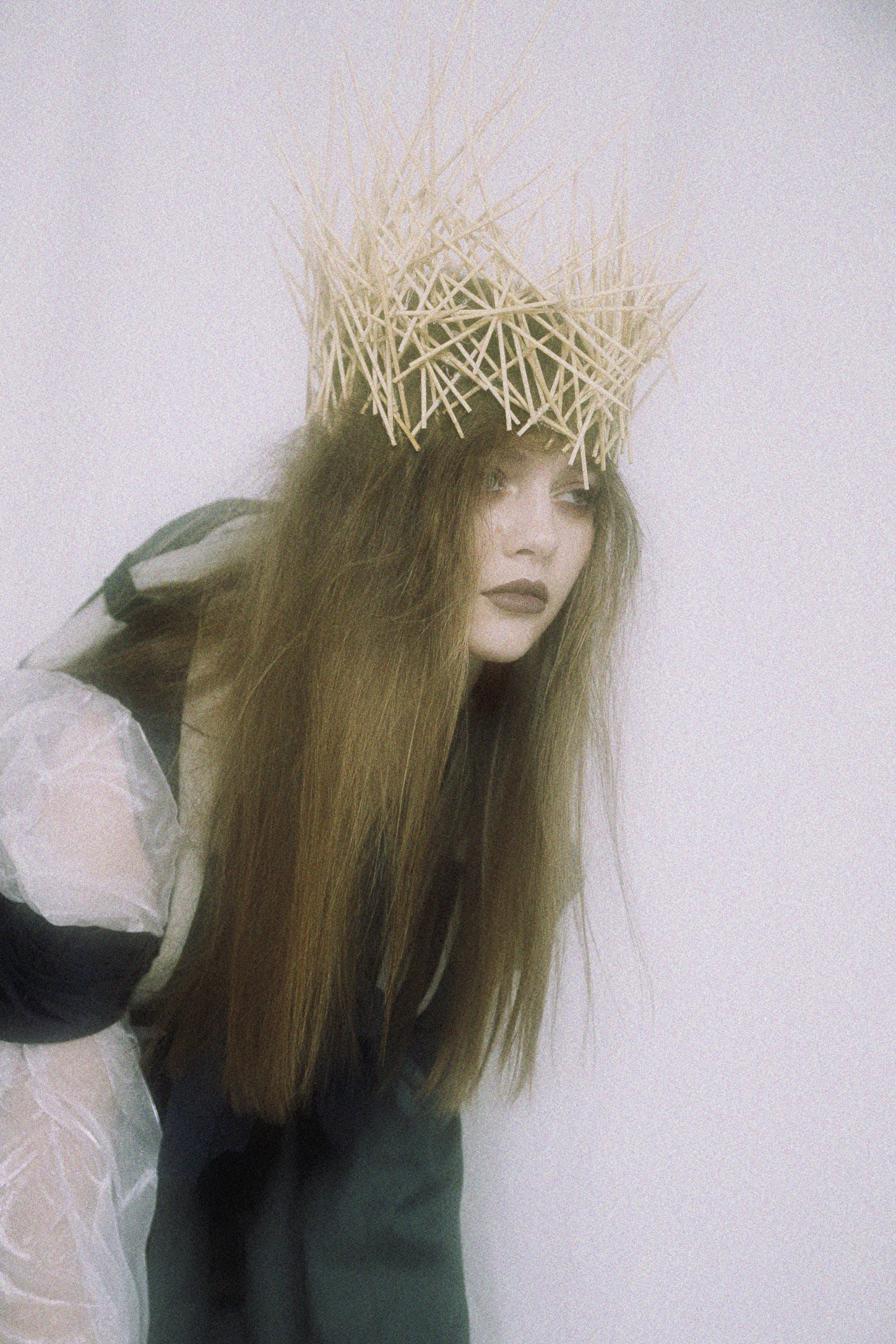 AVANT-GARDE — Look 10