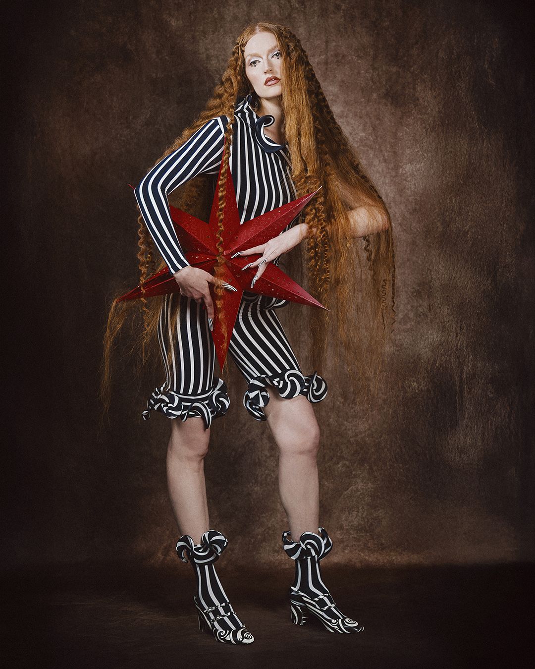 The singular crowd — Look 20