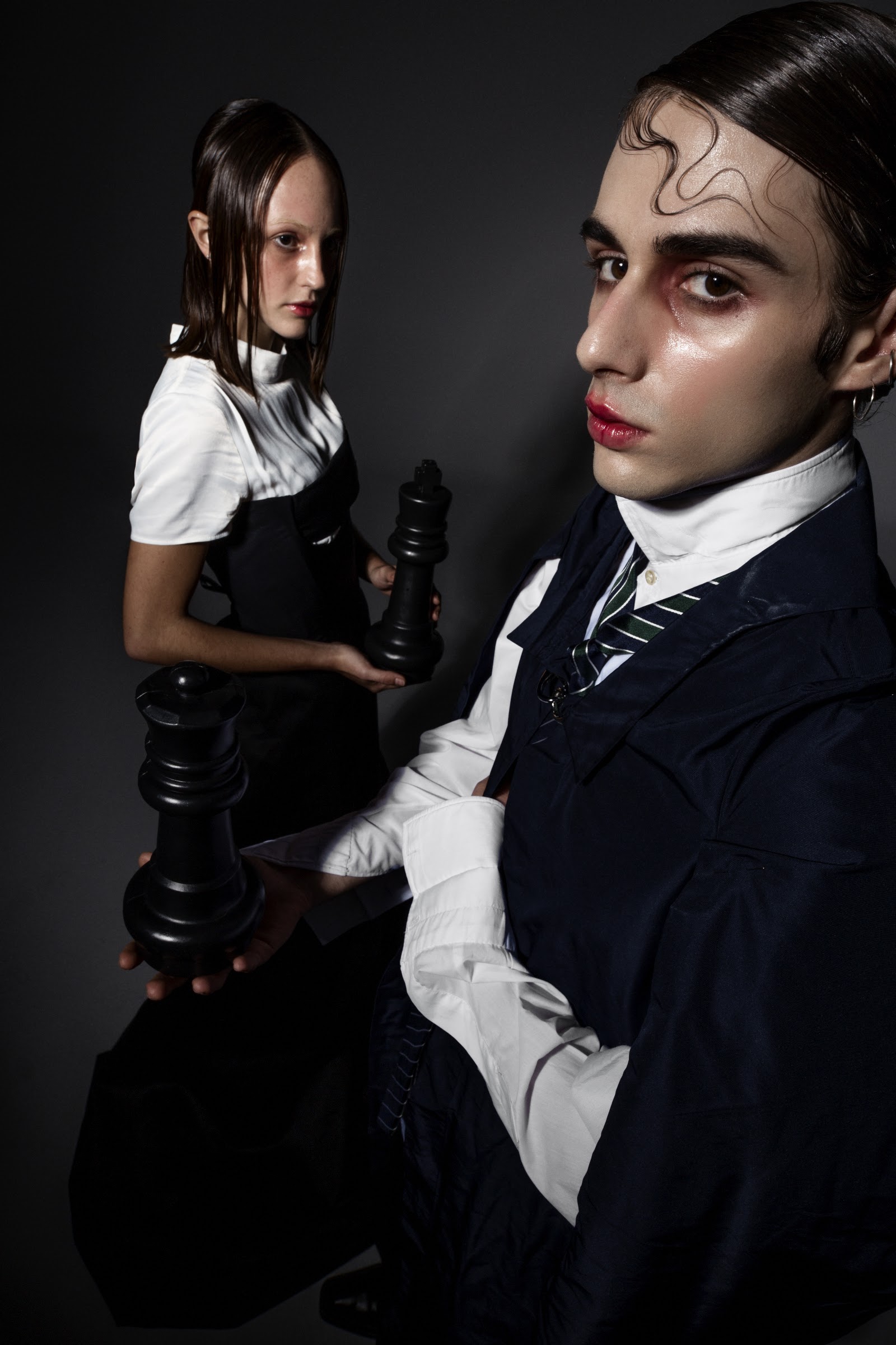 CHESS — Look 7