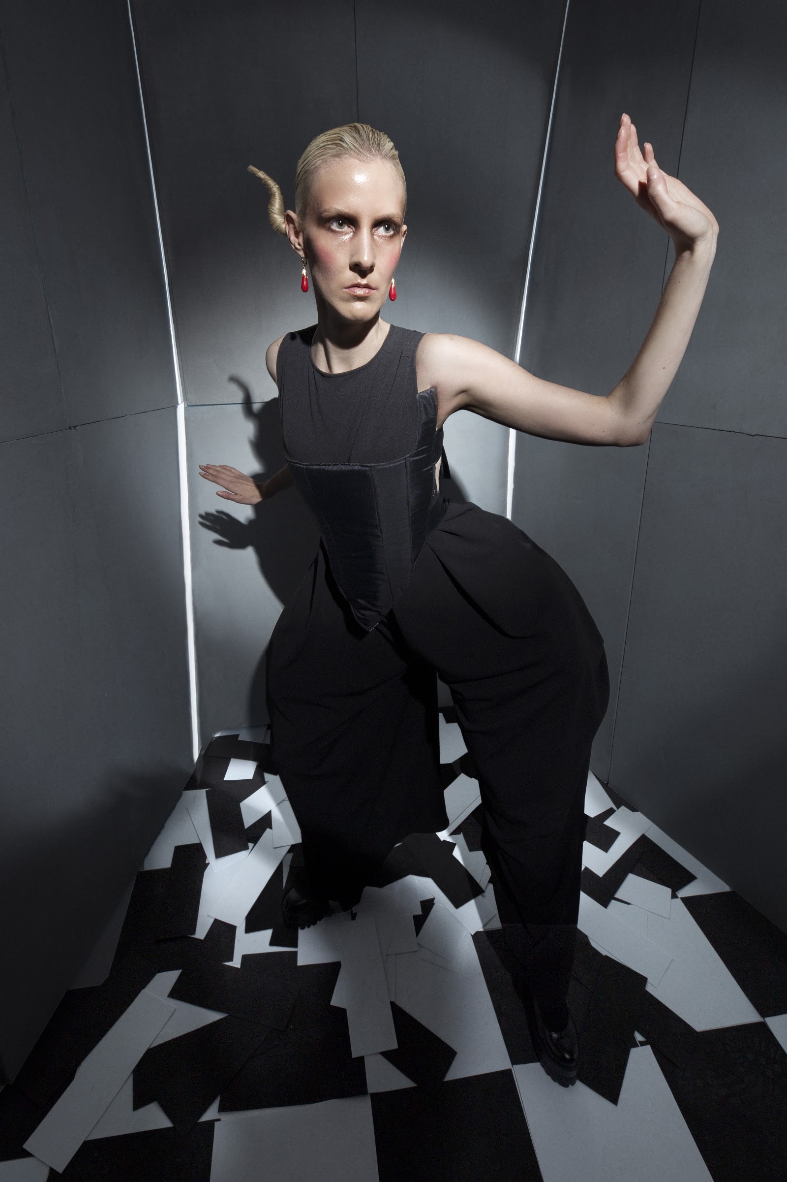 CHESS — Look 14