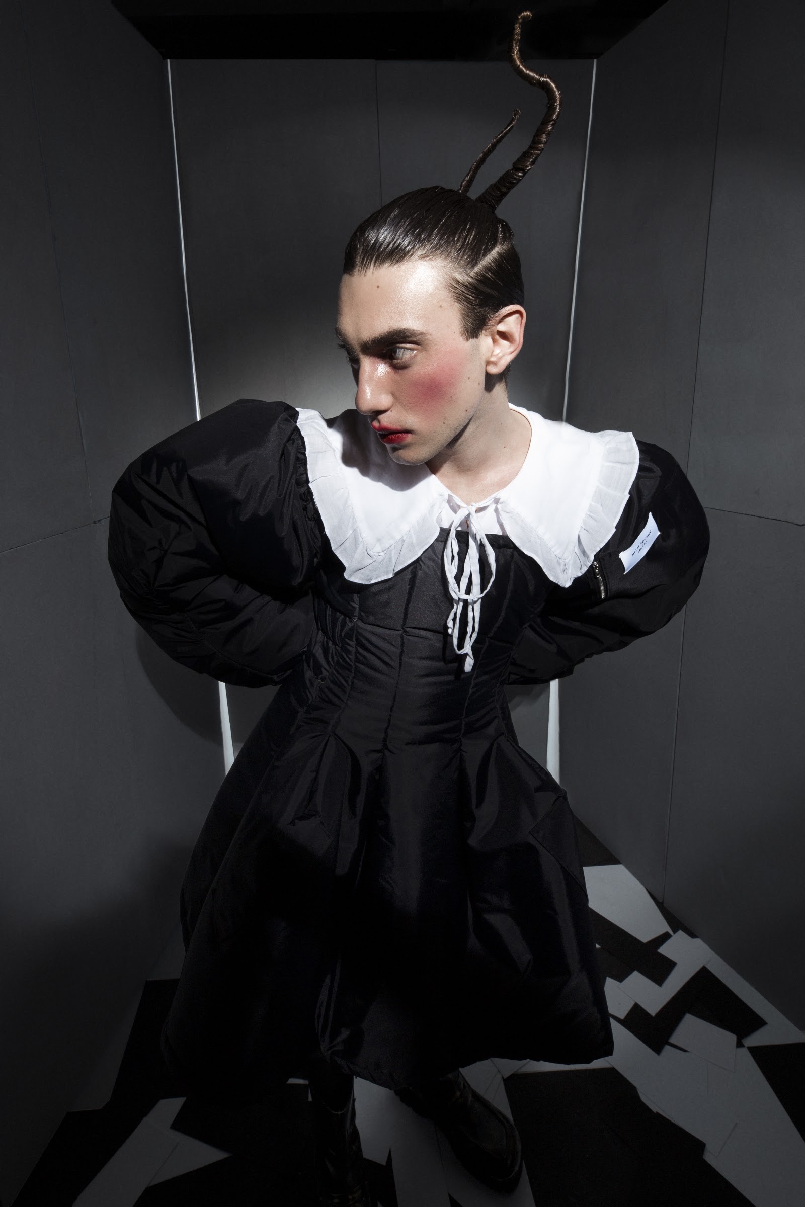 CHESS — Look 15