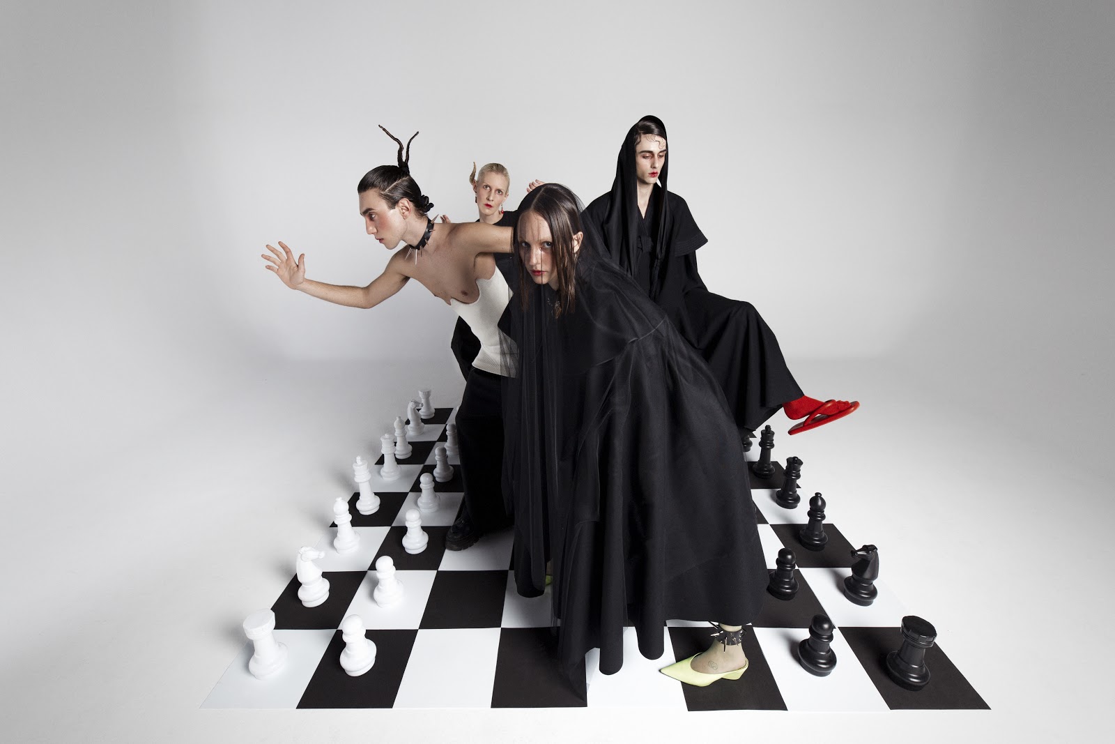 CHESS — Look 17