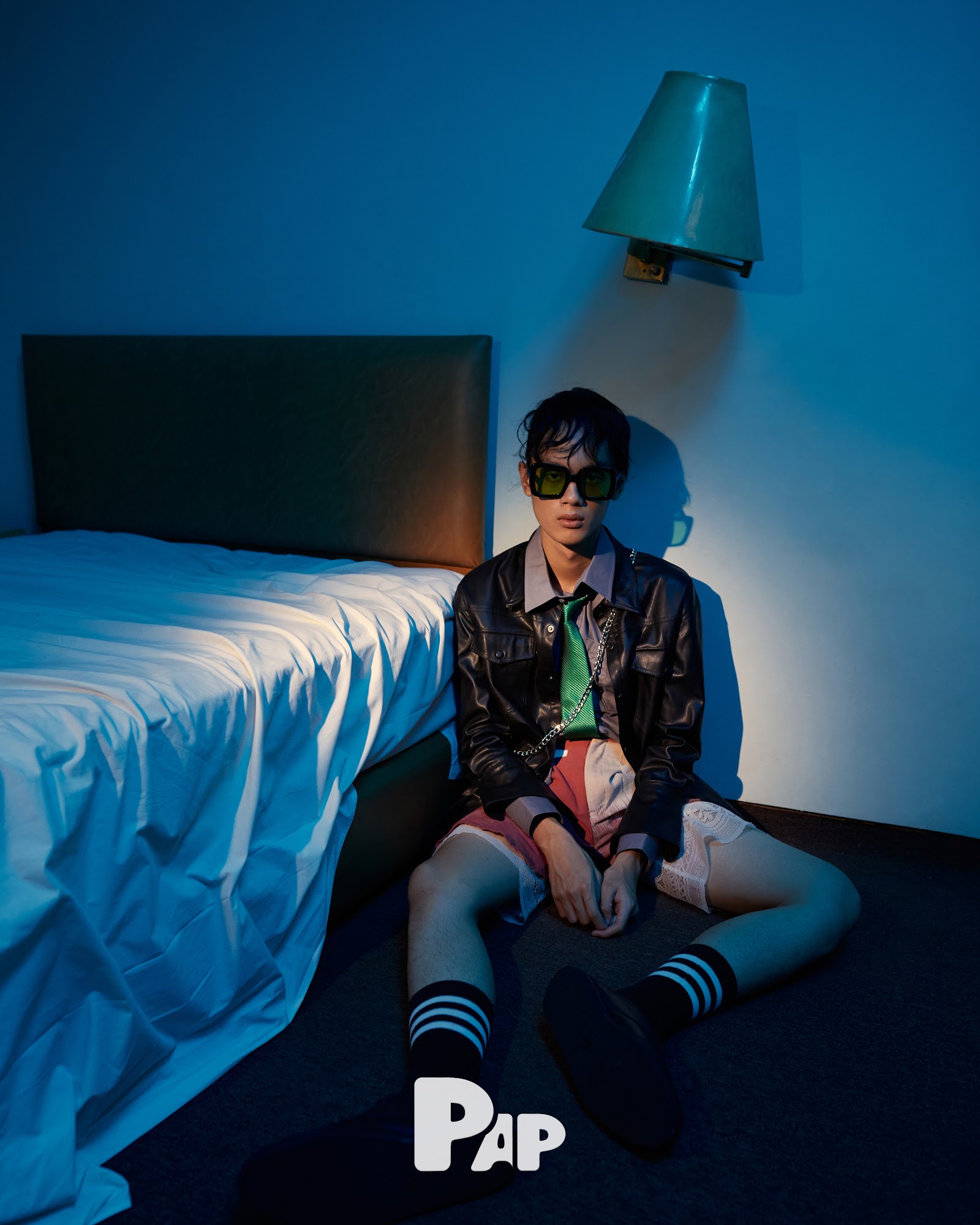 ROOM SERVICE 303 — Look 5