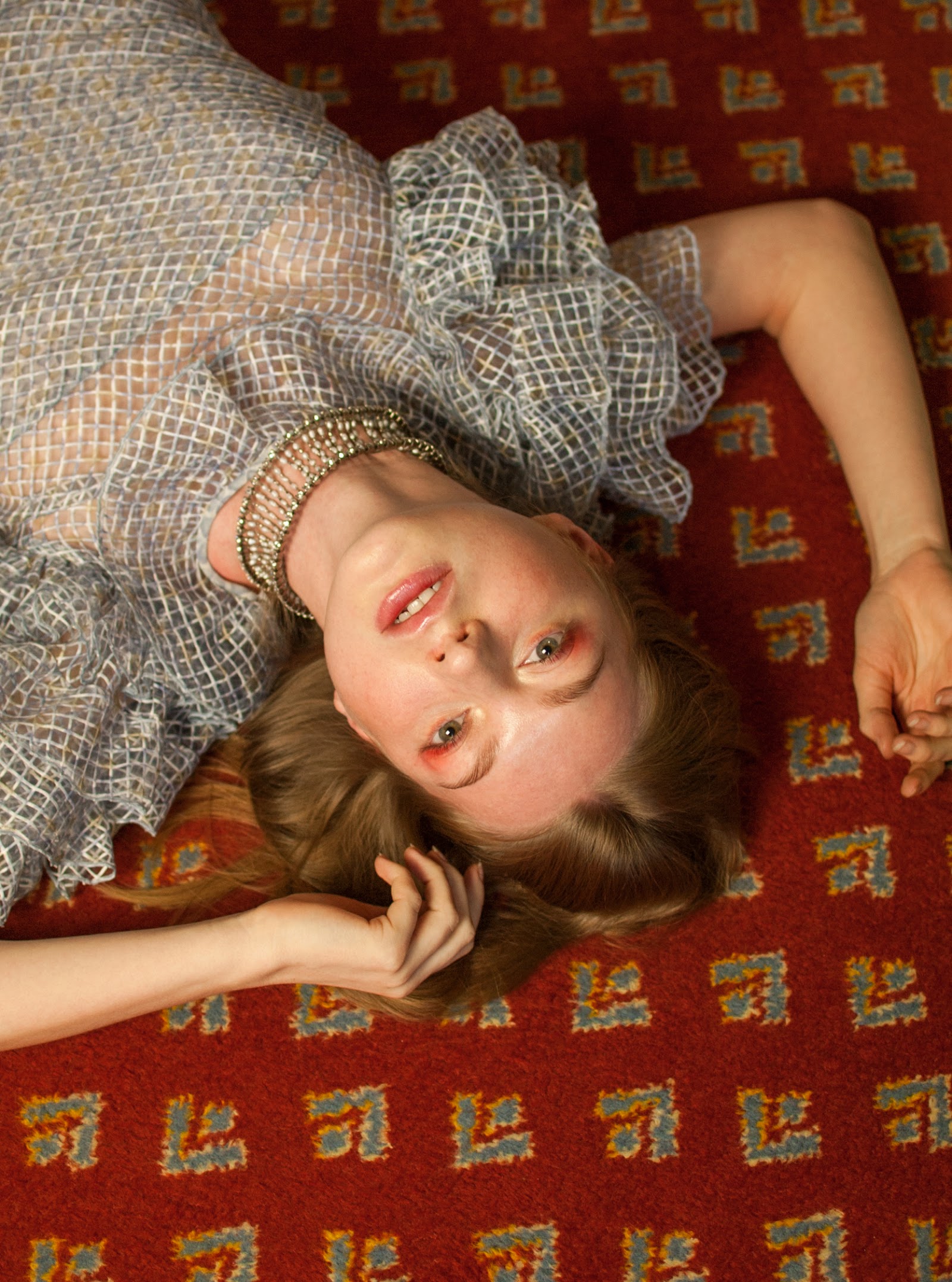 SUICIDE HOTEL — Look 2
