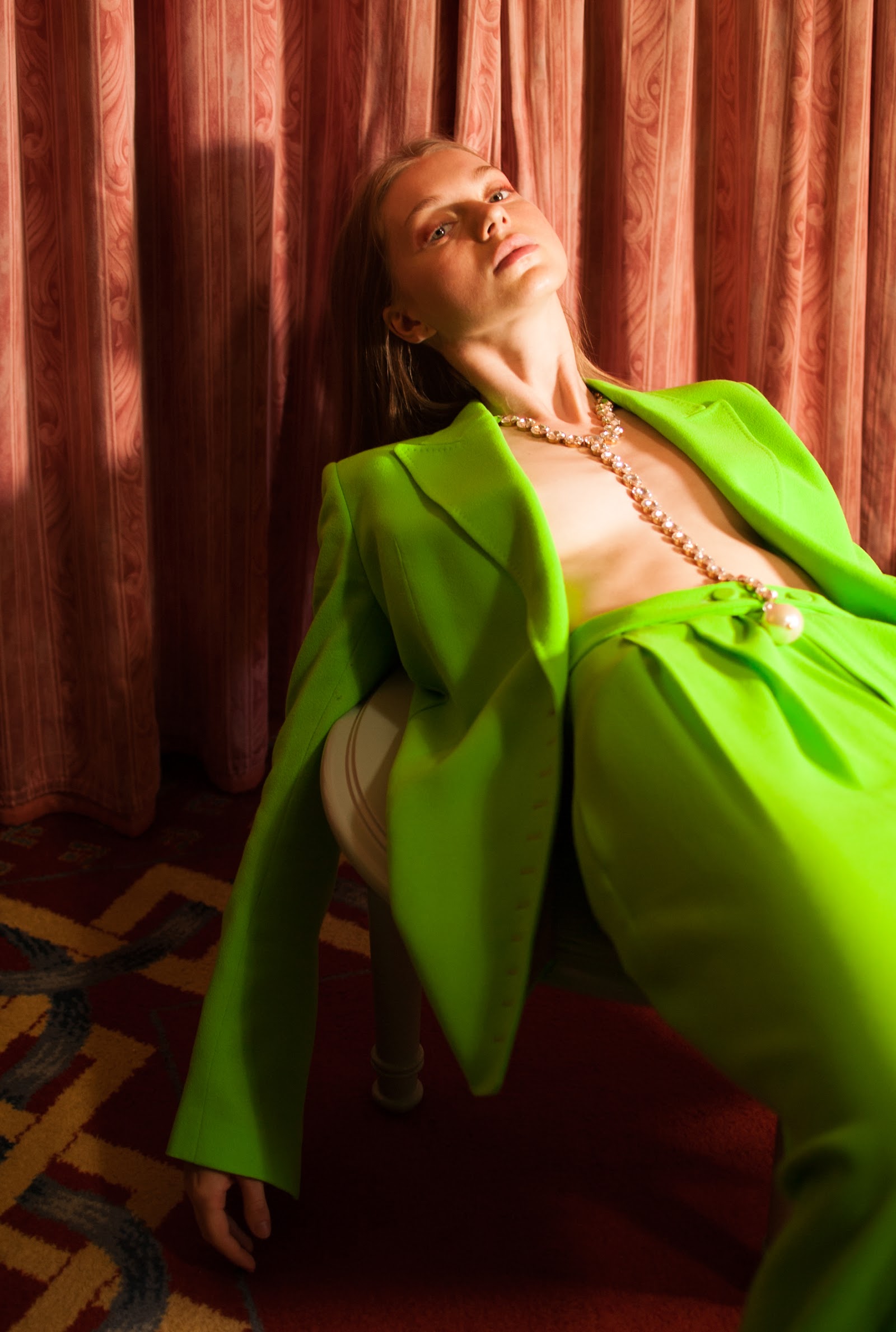 SUICIDE HOTEL — Look 7