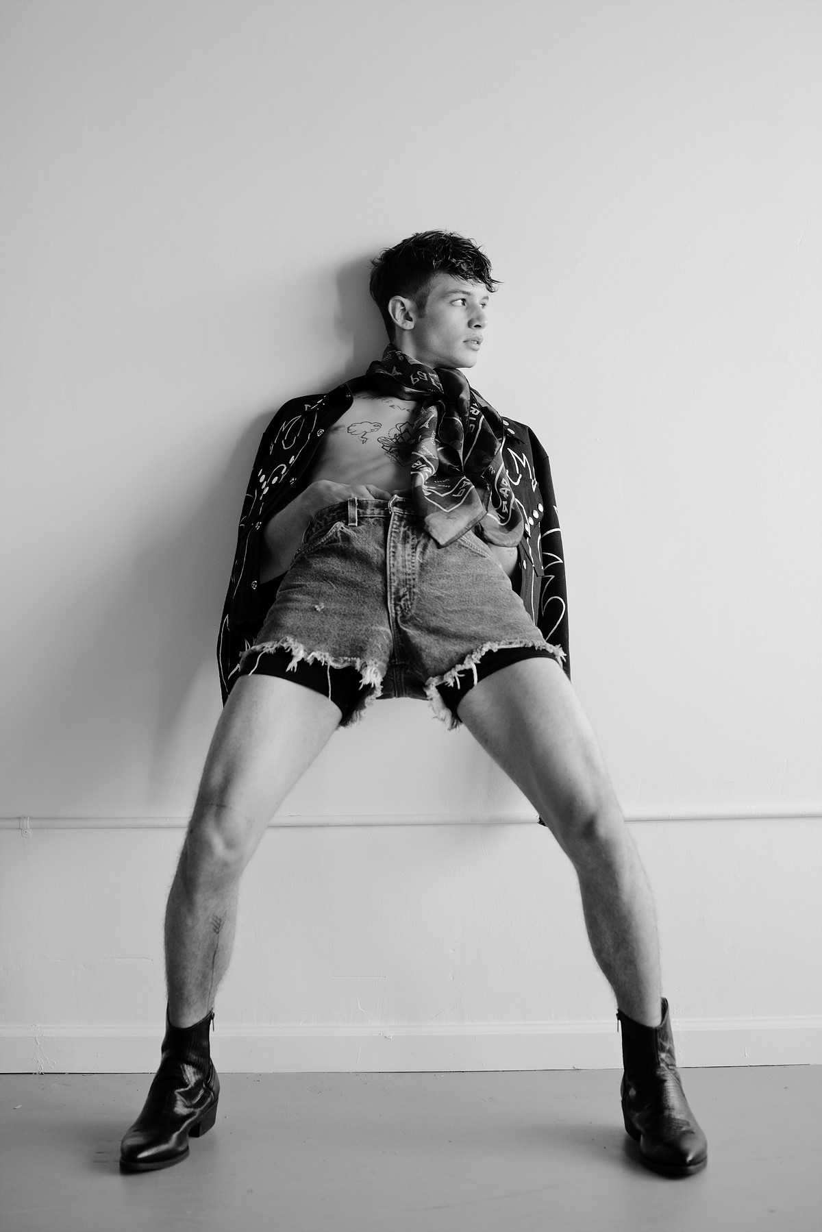 DRUGSTORE COWBOY — Look 5