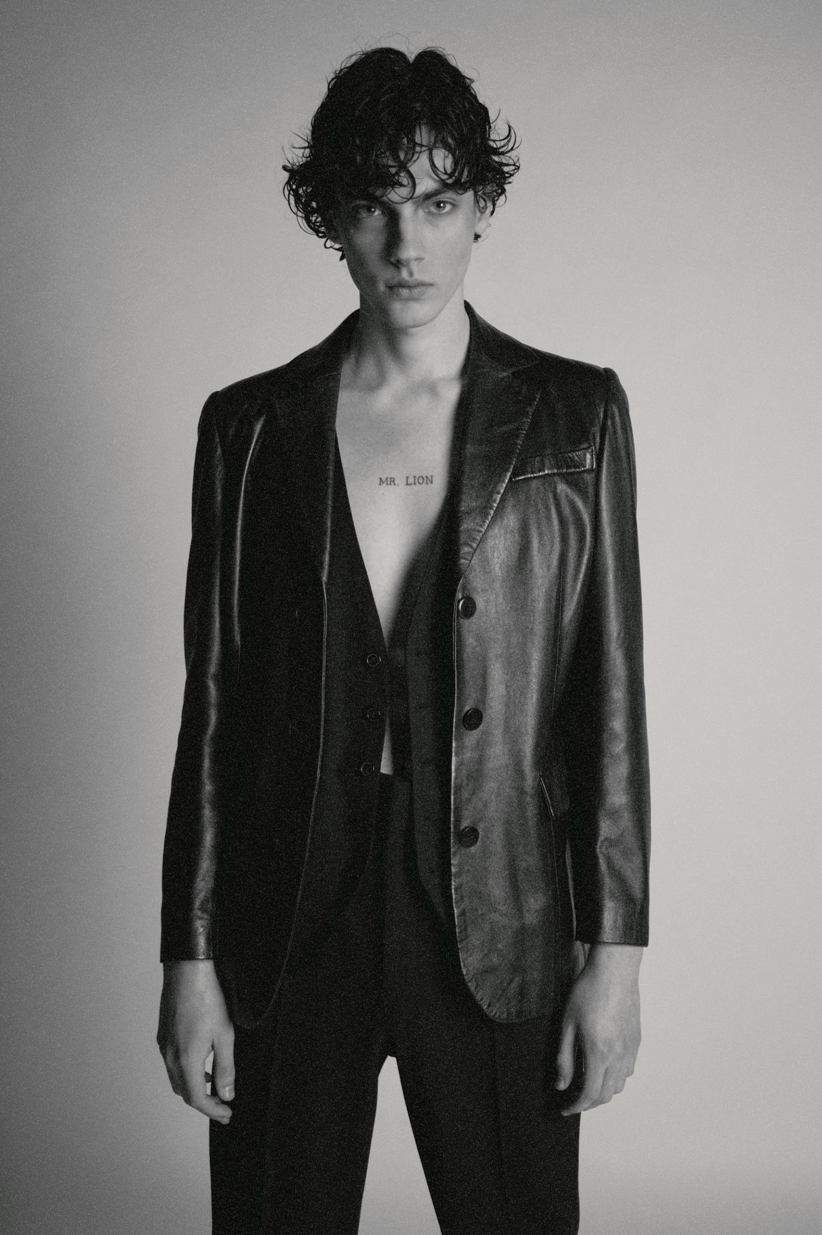 DISRUPTED — Look 8