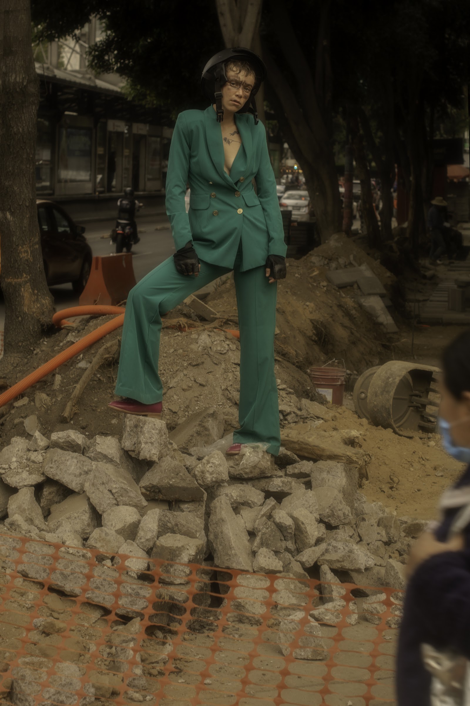 PANDEMIA — Look 9