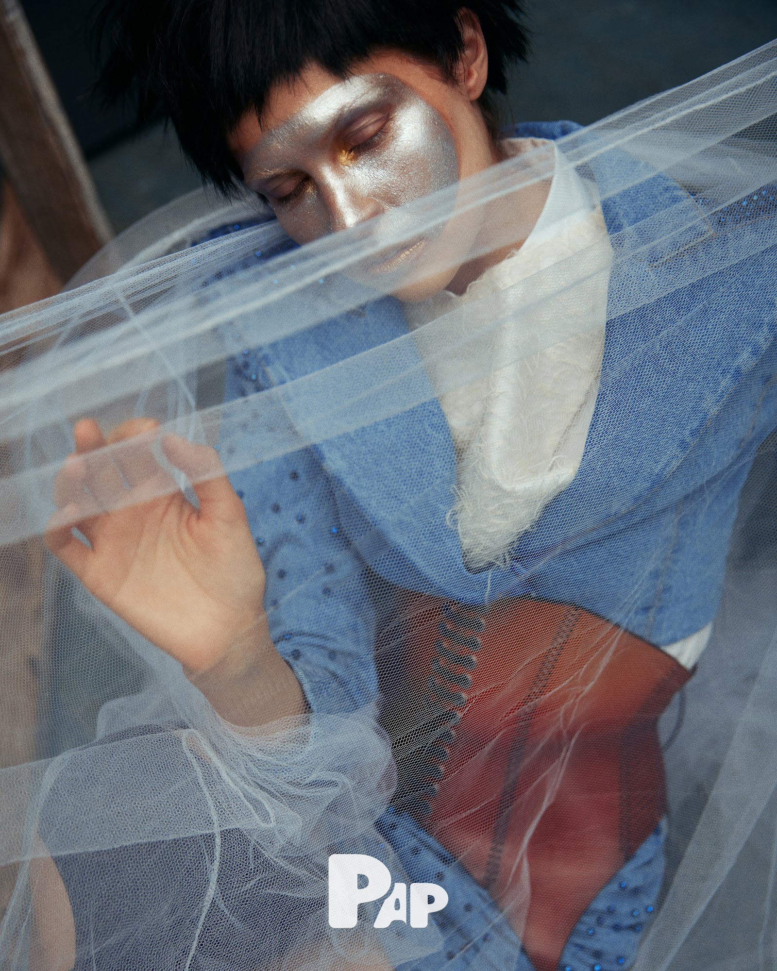 LOUVECIENNES — Look 8