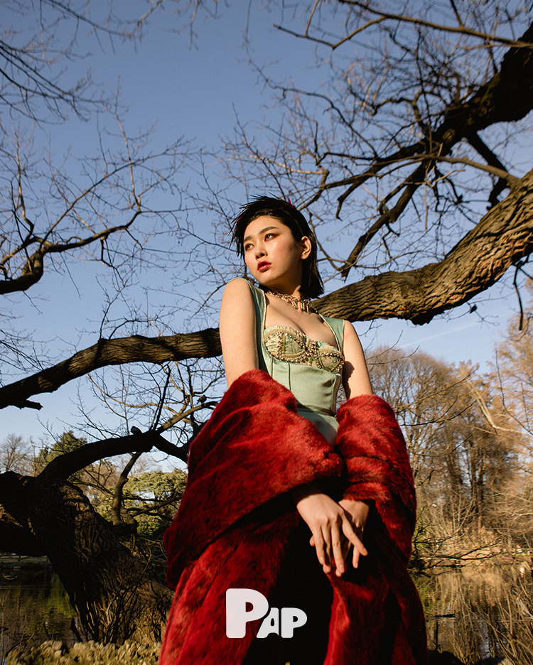 ENCHANTED GARDEN — Look 19