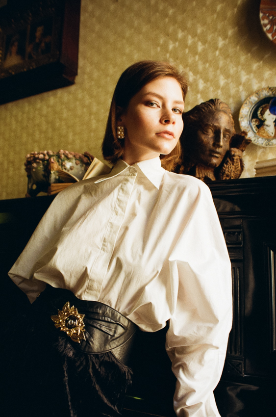 INTERIORS — Look 5