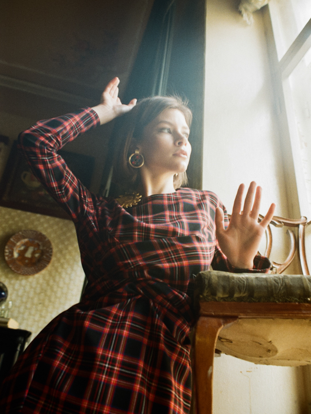 INTERIORS — Look 12