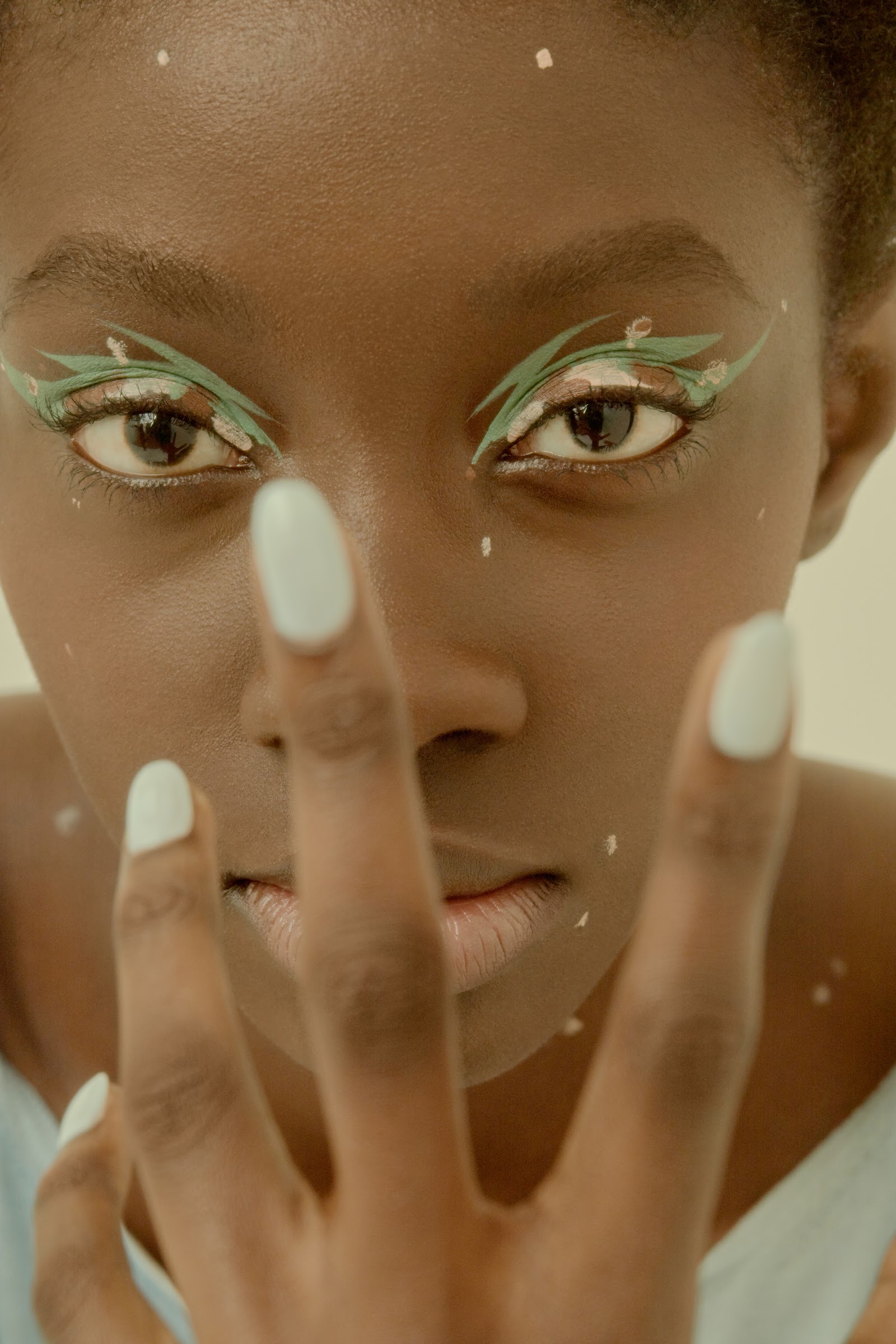 PEEK-A-BOO — Look 1
