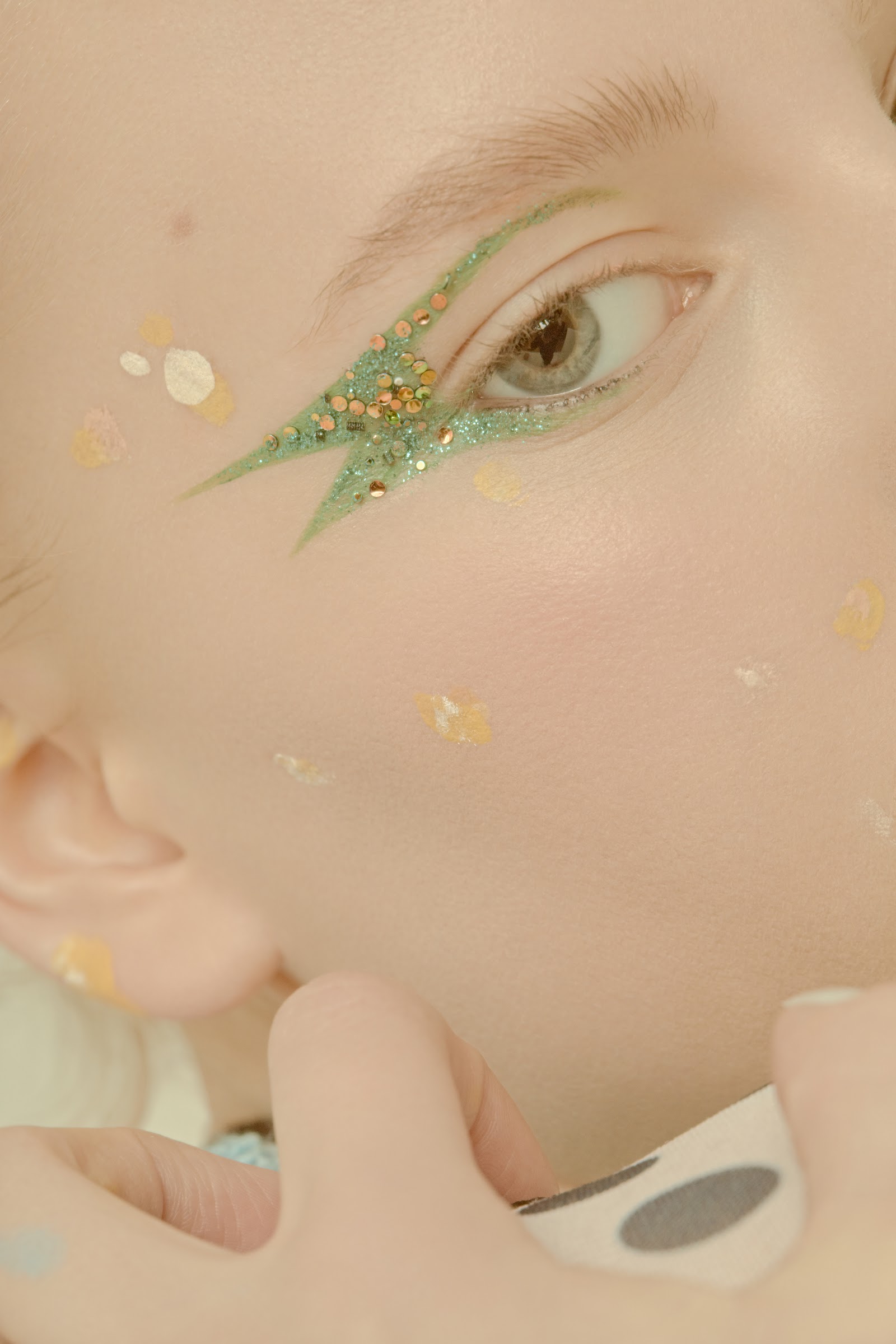 PEEK-A-BOO — Look 11