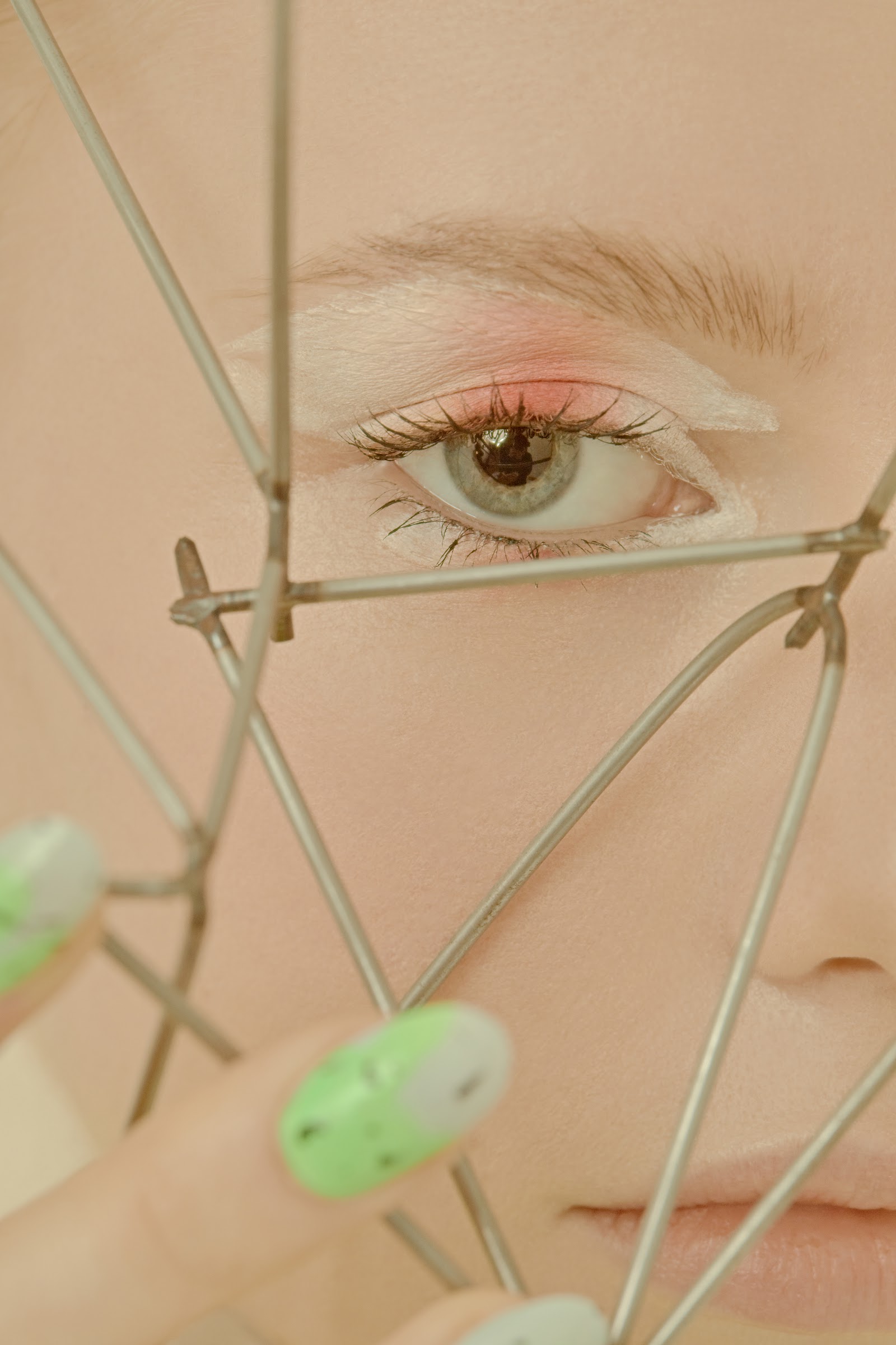 PEEK-A-BOO — Look 18