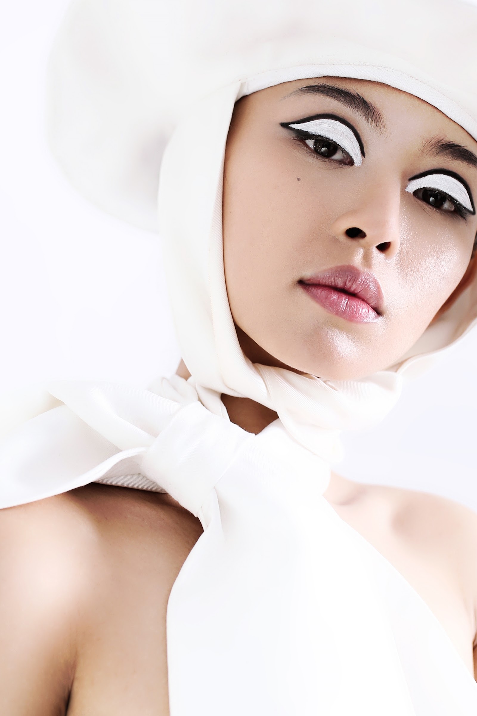 ADVERSITIES — Look 4