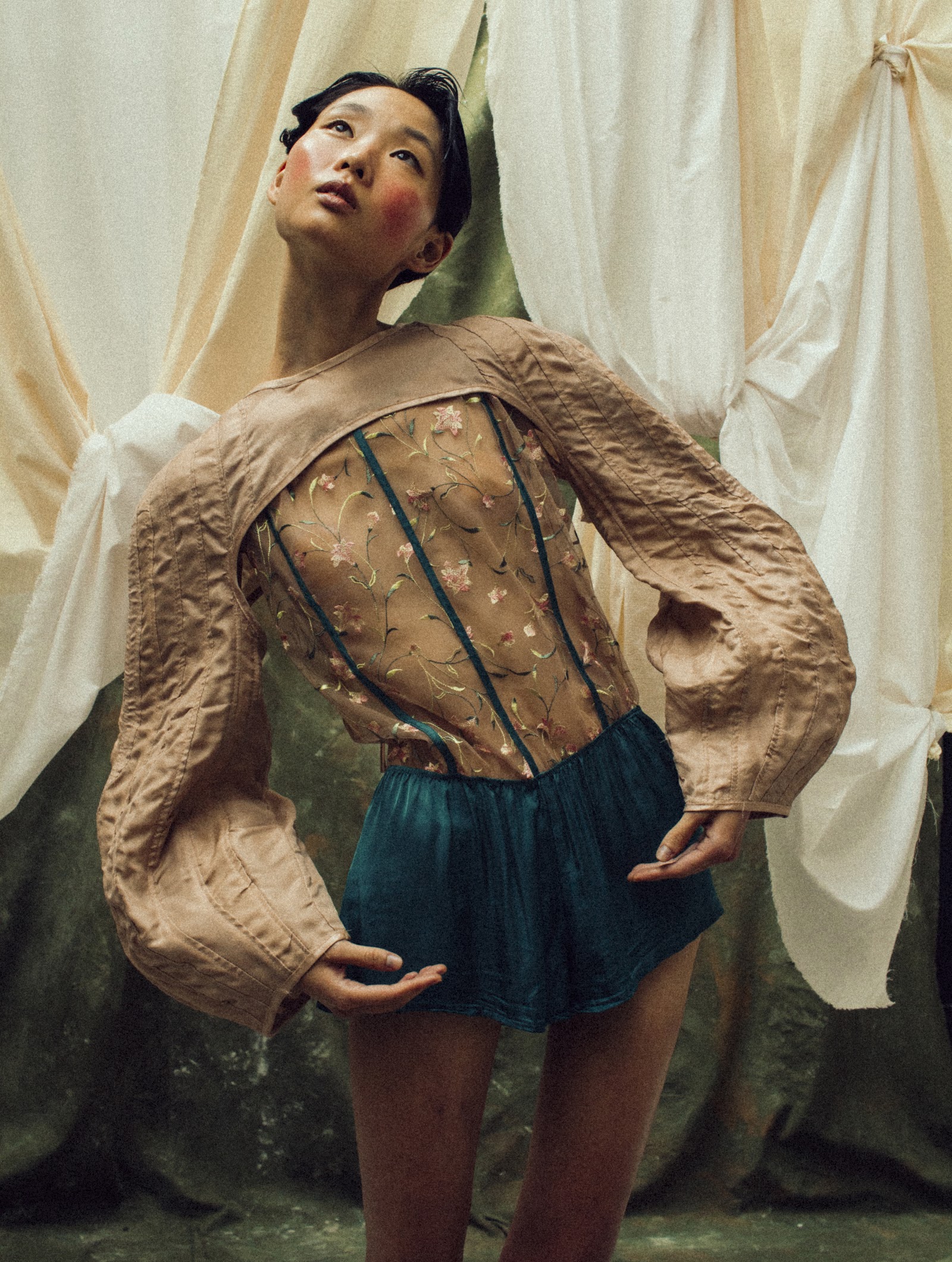 TROUBLE WATER — Look 2