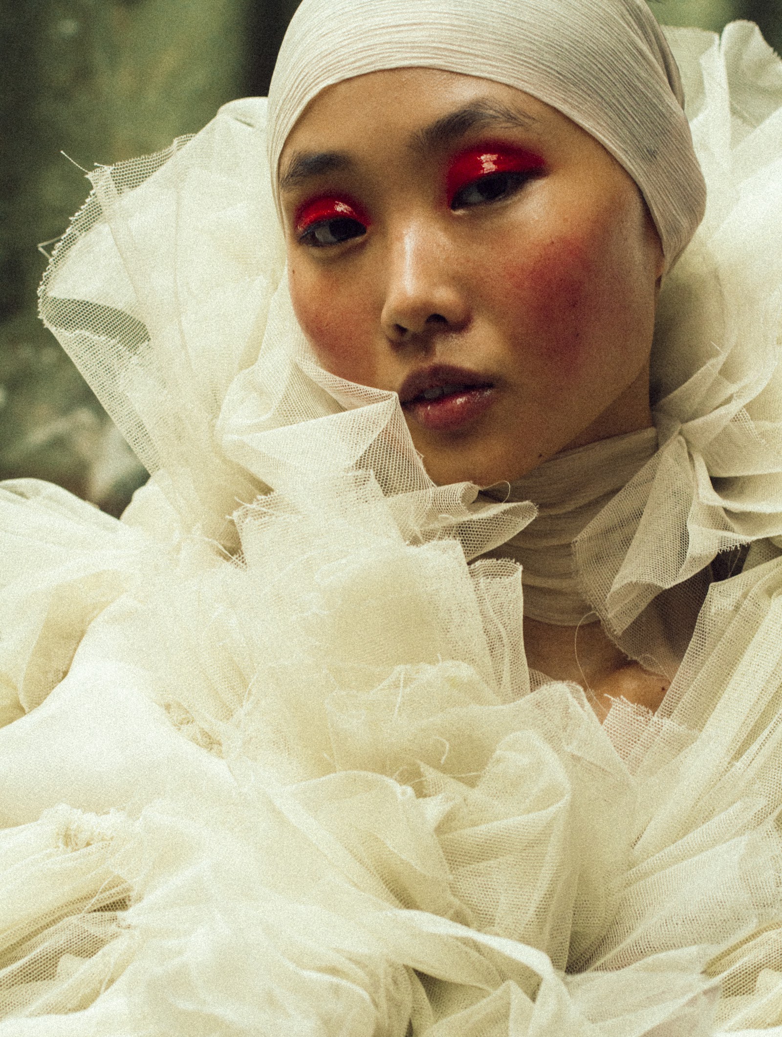 TROUBLE WATER — Look 3