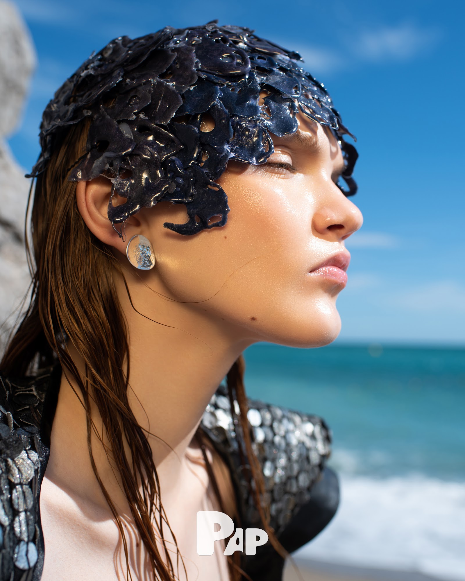 WINTER WAVES — Look 11