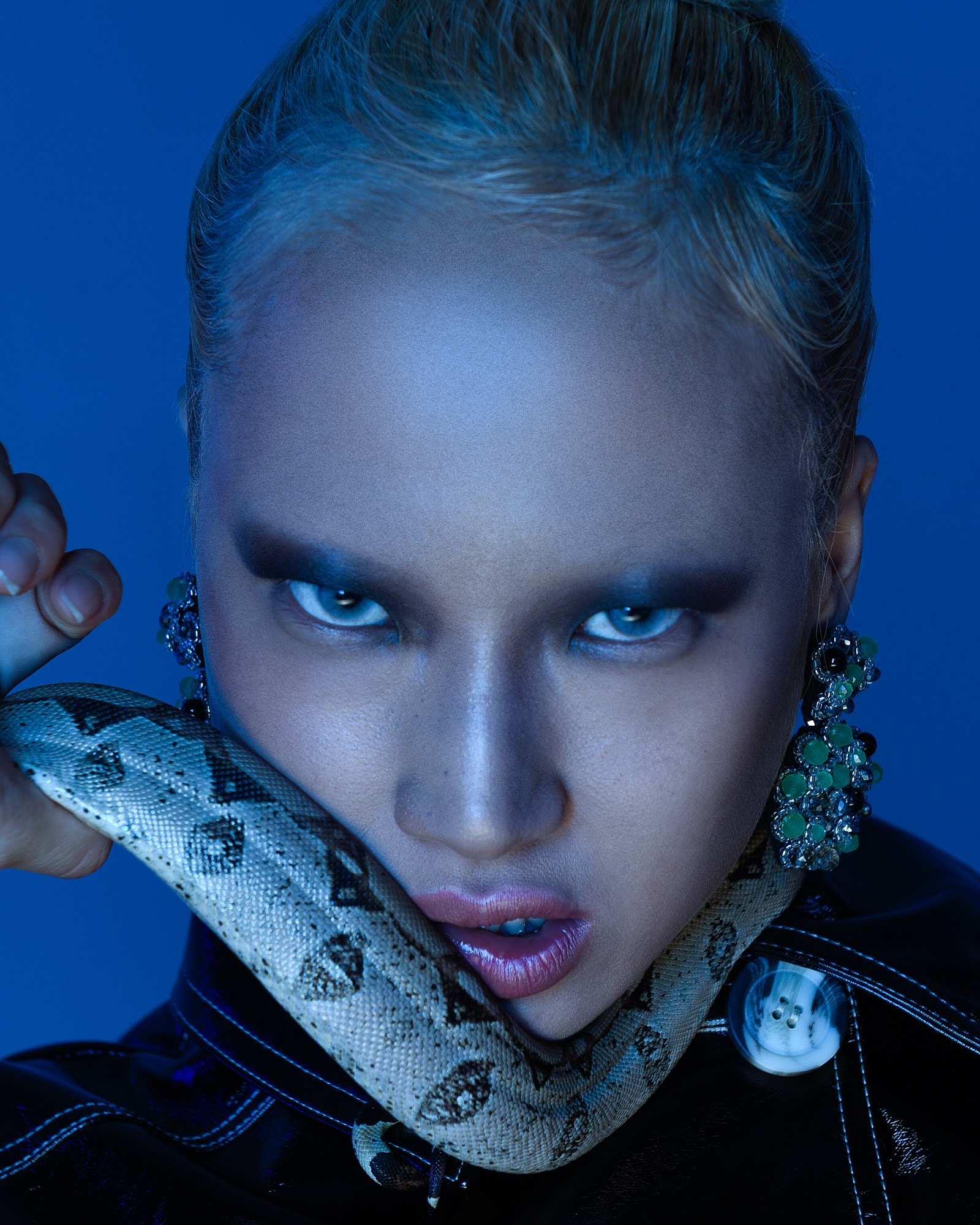 SNAKES CHARMER — Look 11