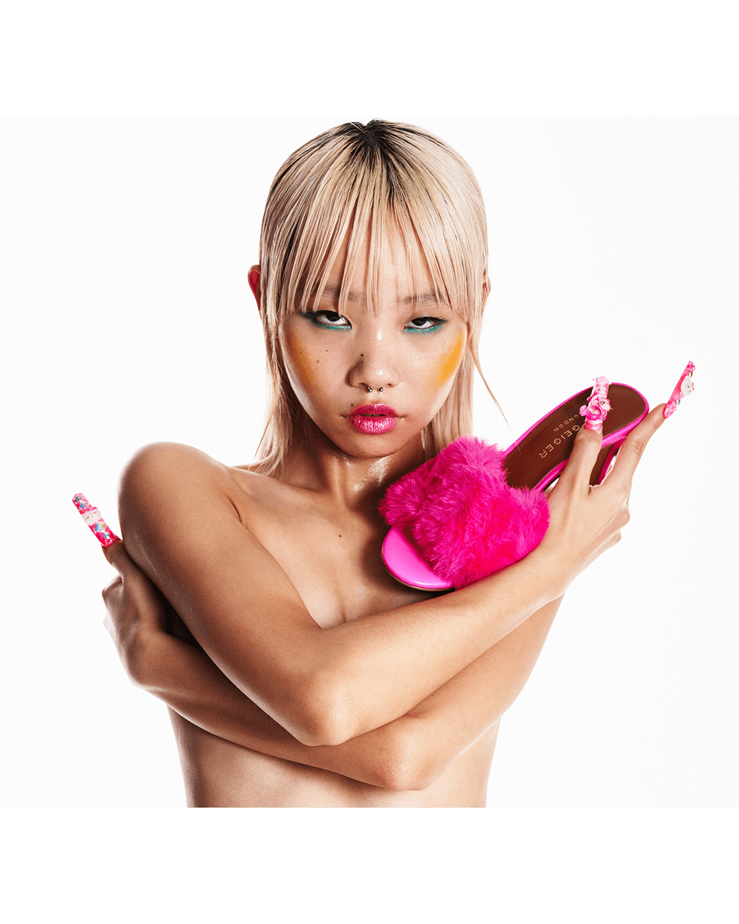 Fashion That Just Won't Cover Up — Look 14